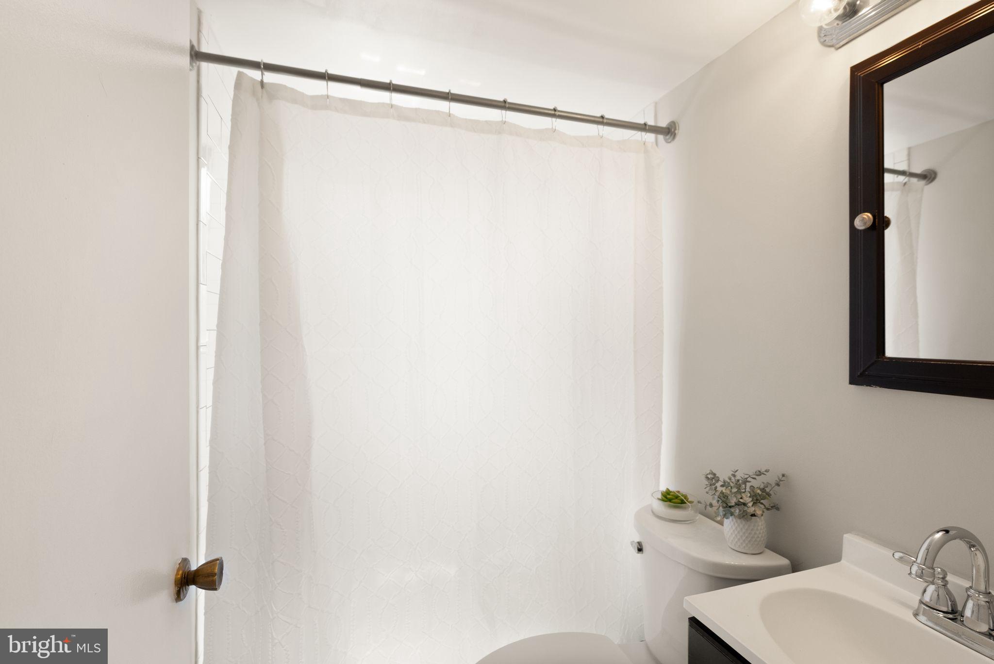 COUNTRY CLUB GREEN - Residential