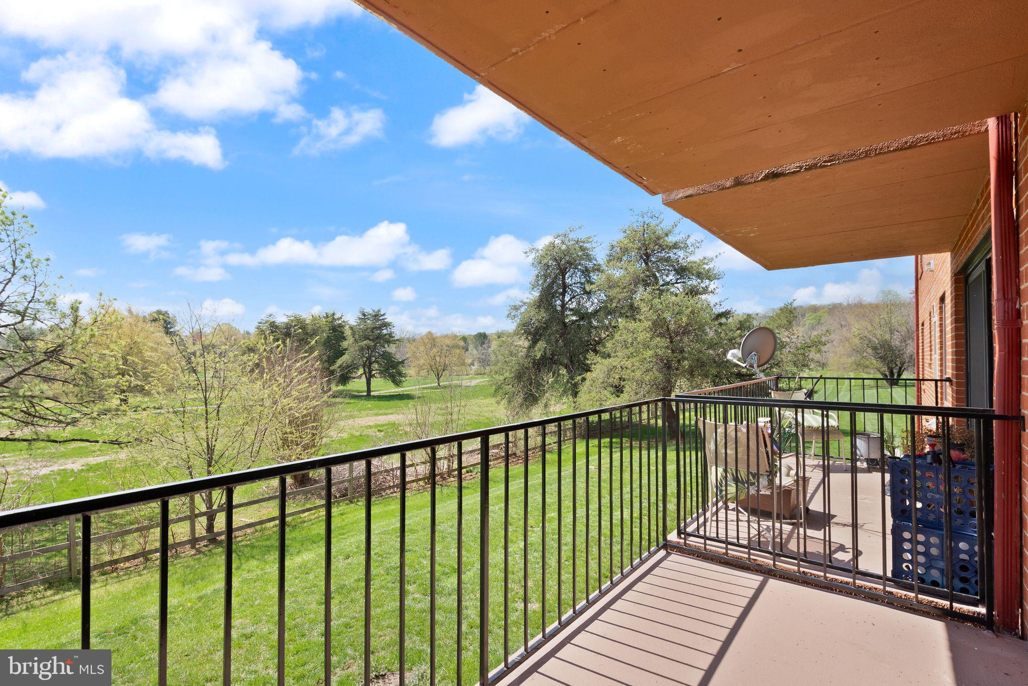 COUNTRY CLUB GREEN - Residential