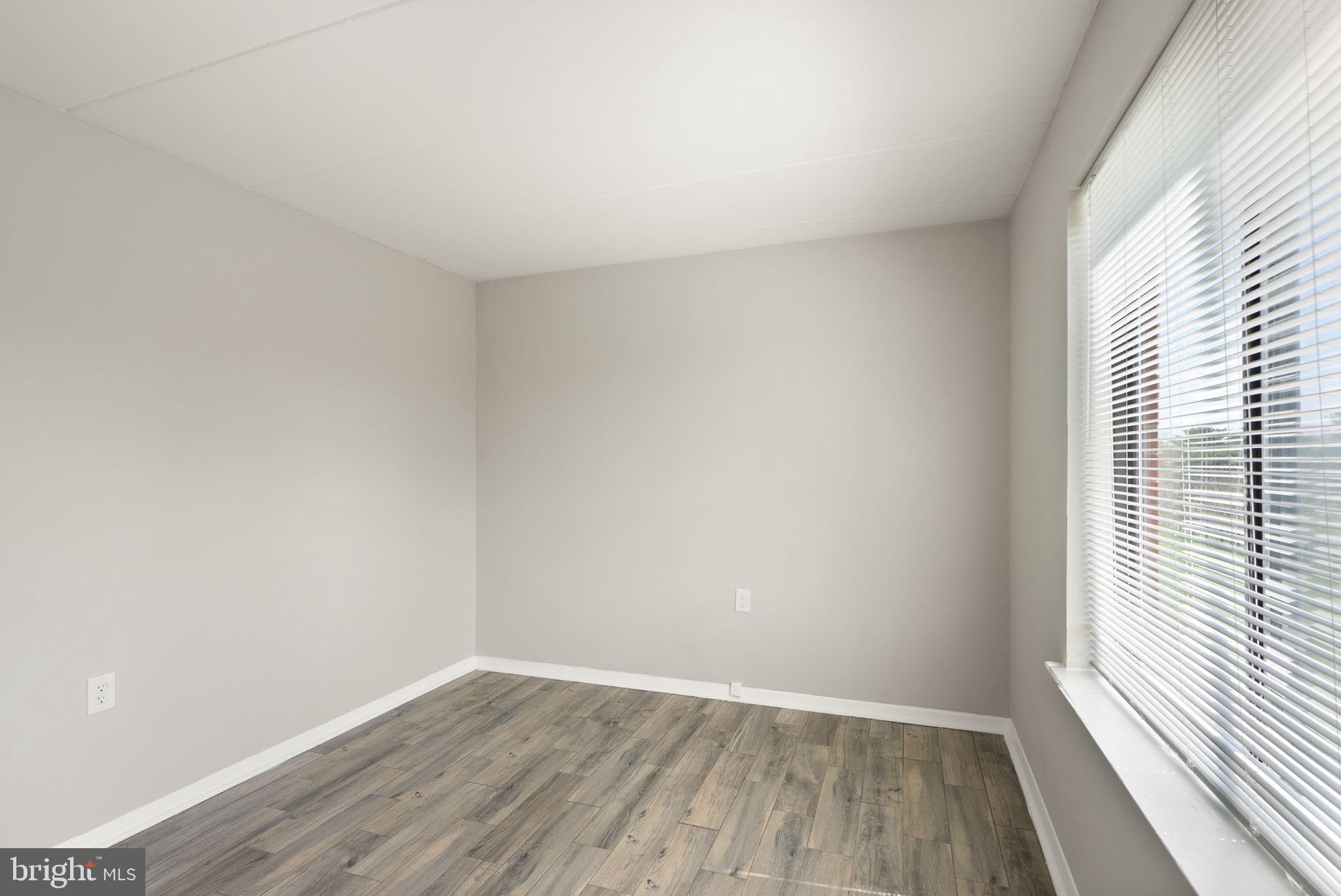 COUNTRY CLUB GREEN - Residential