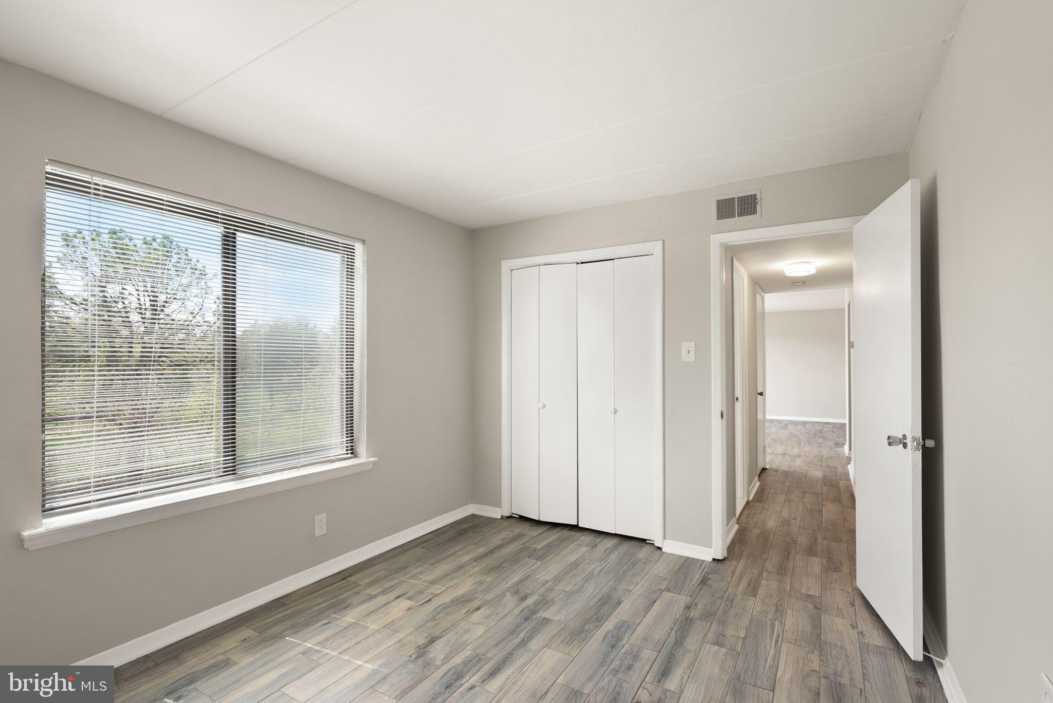 COUNTRY CLUB GREEN - Residential