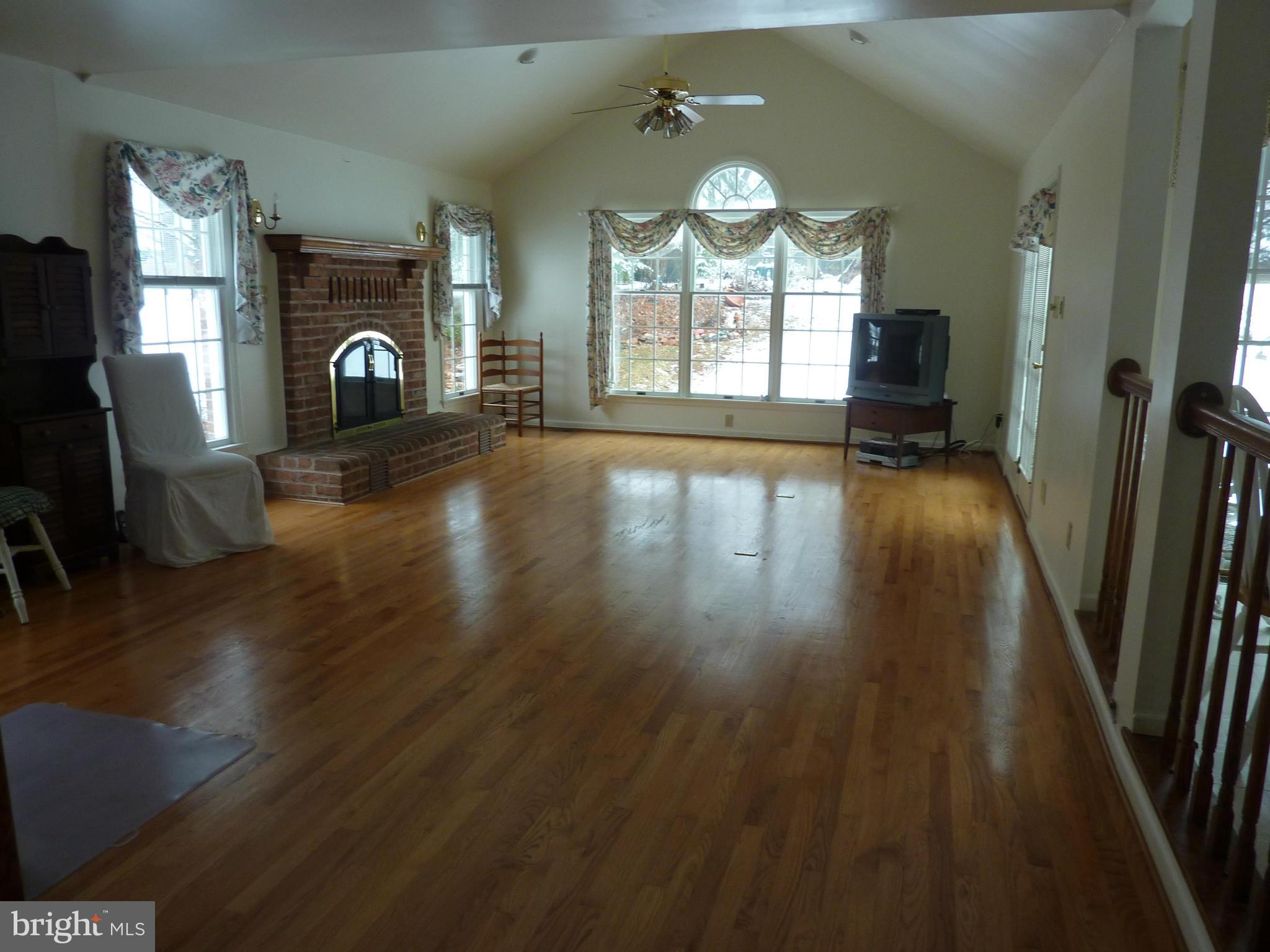 BURLEIGH MANOR - Residential