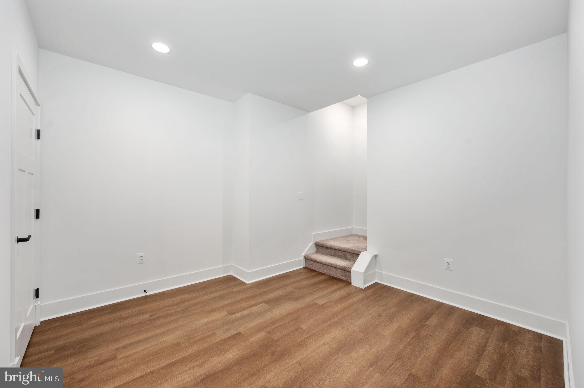 BLOOMSBURY FARM ESTATES - Residential