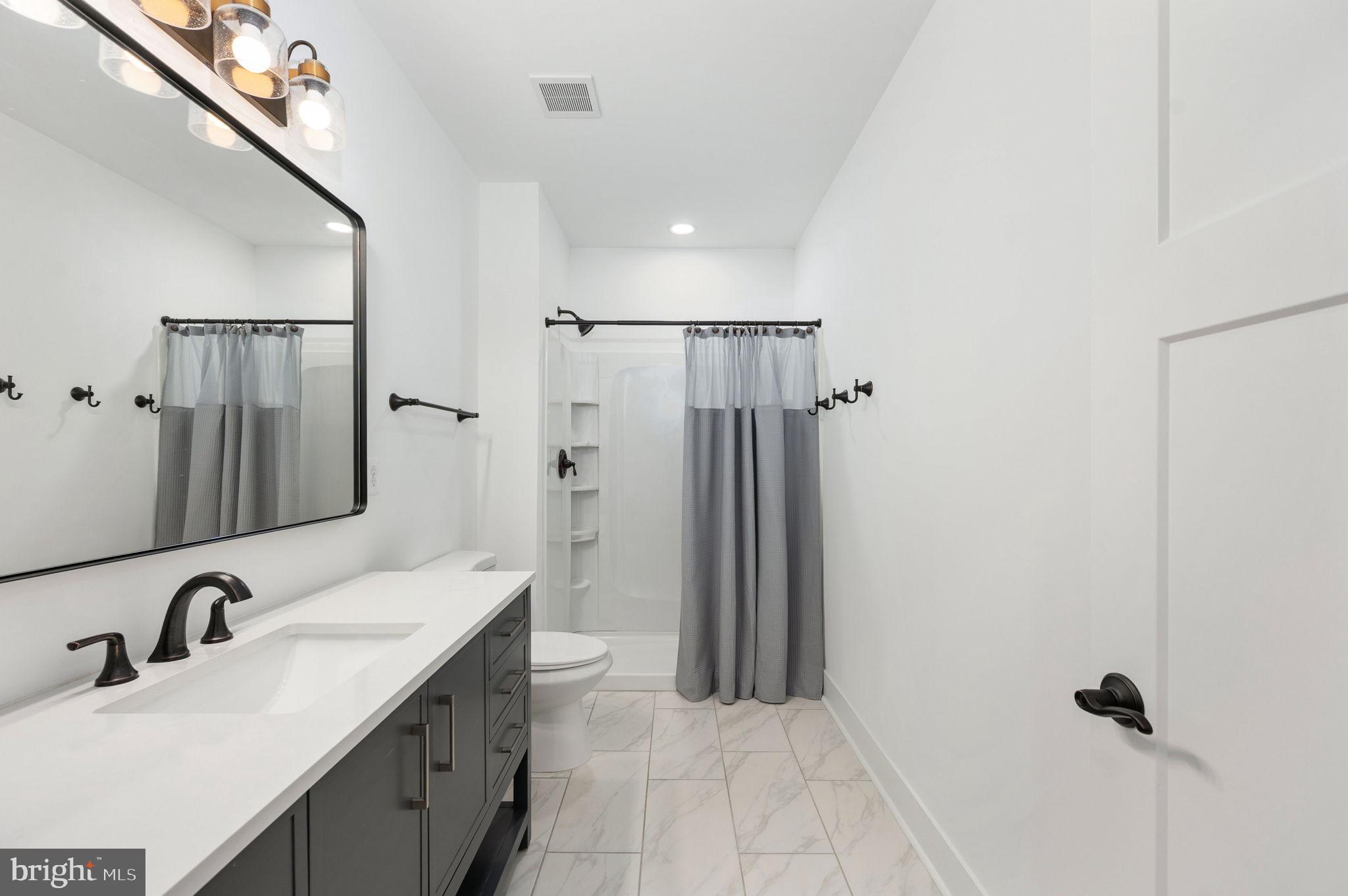 BLOOMSBURY FARM ESTATES - Residential