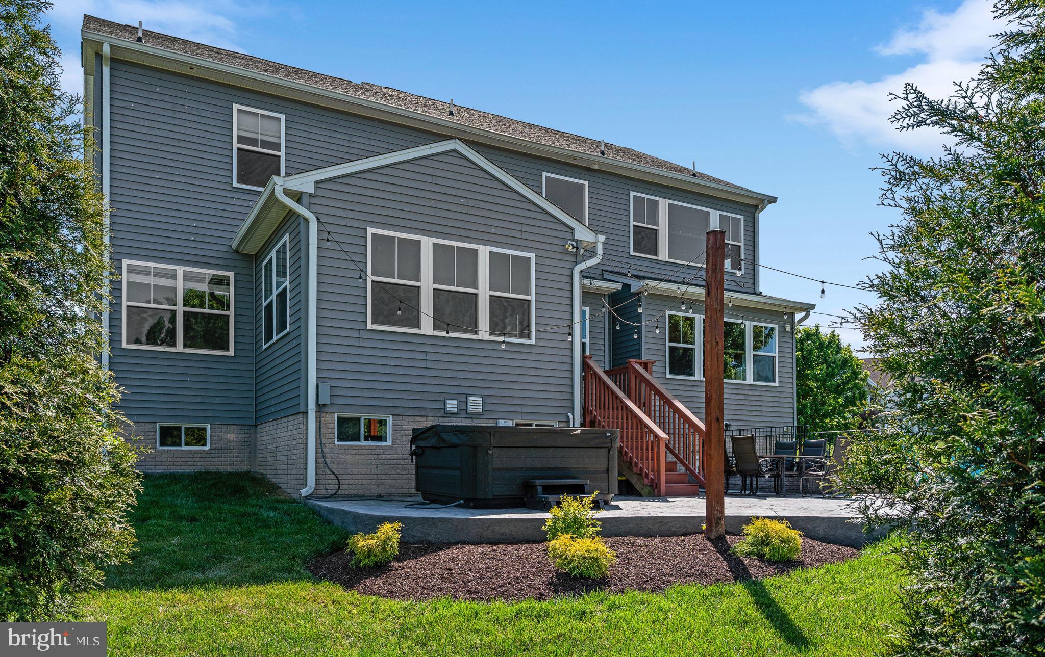 BLOOMSBURY FARM ESTATES - Residential