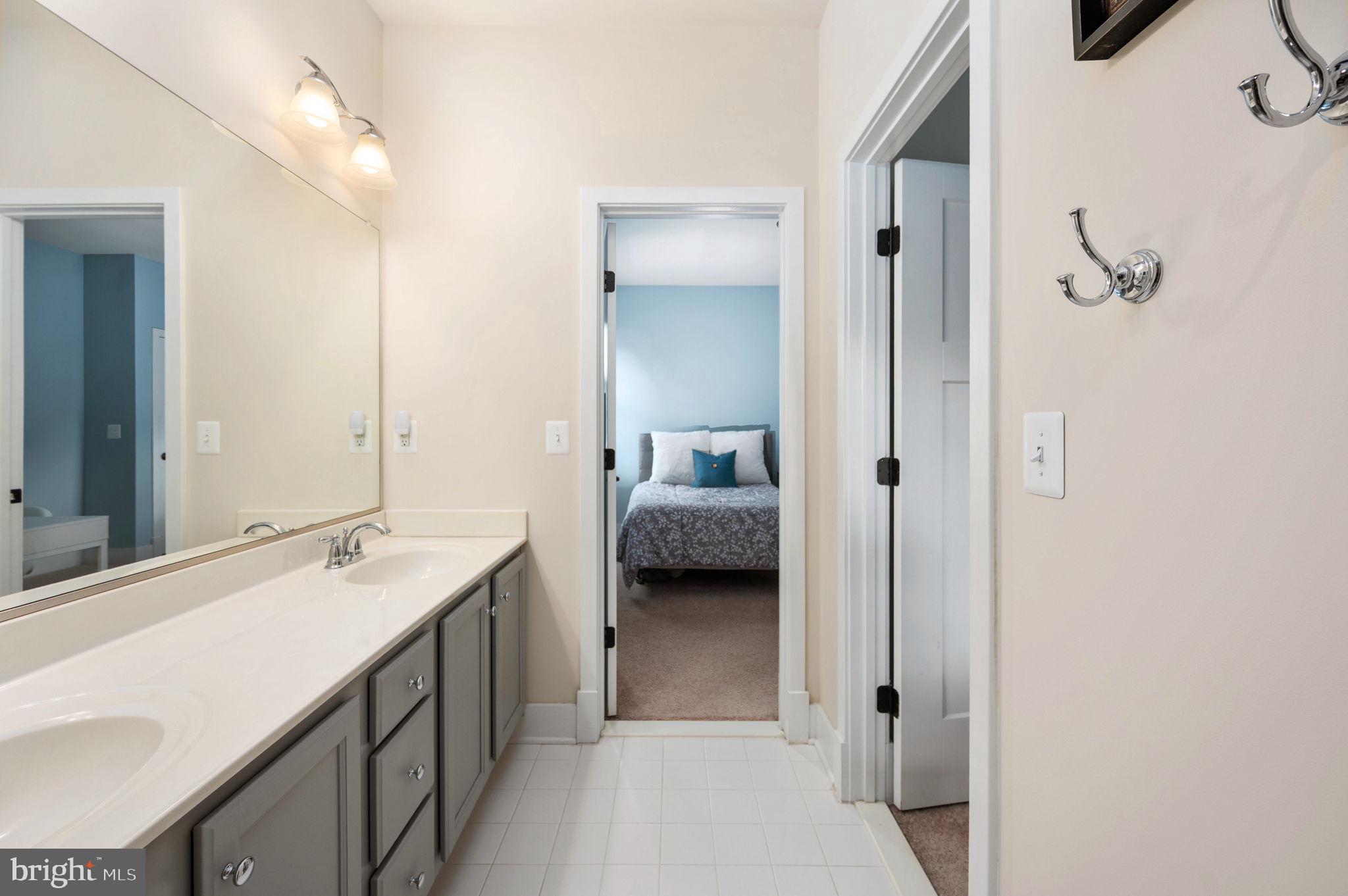 BLOOMSBURY FARM ESTATES - Residential