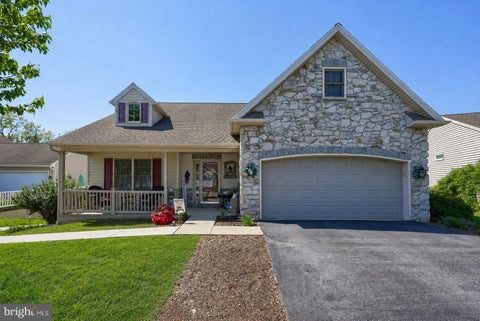 Homes For Sale - 1042 Cambridge Drive<br/> MANHEIM, PA 17545