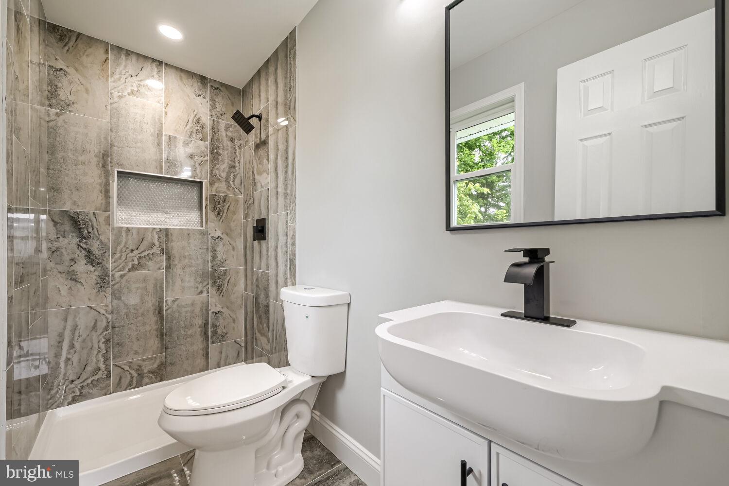 PIKESVILLE - Residential