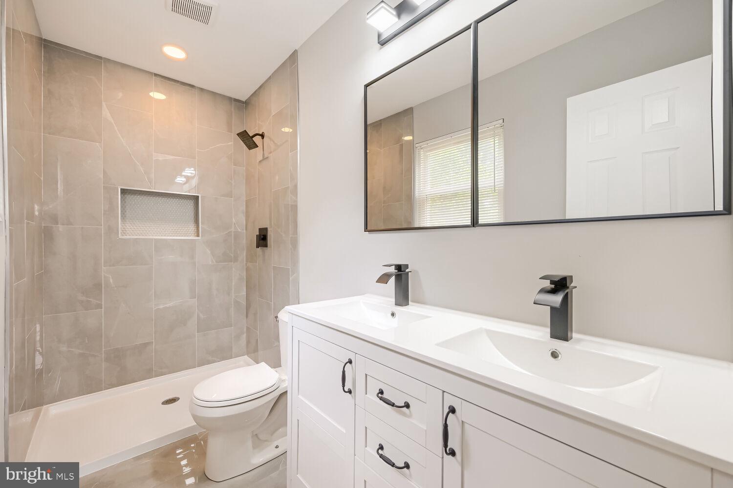 PIKESVILLE - Residential