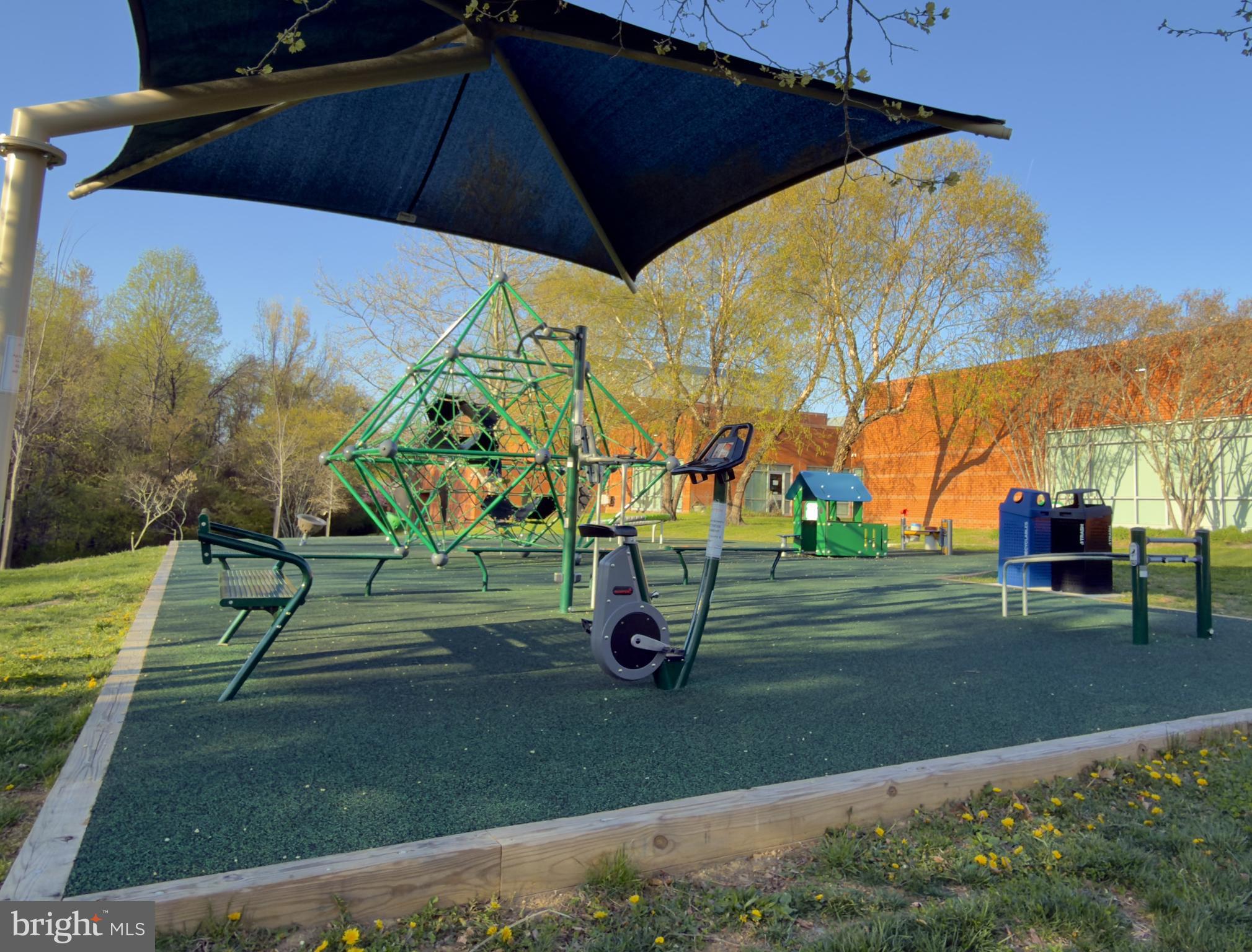 BRIARCLIFF MANOR - Residential