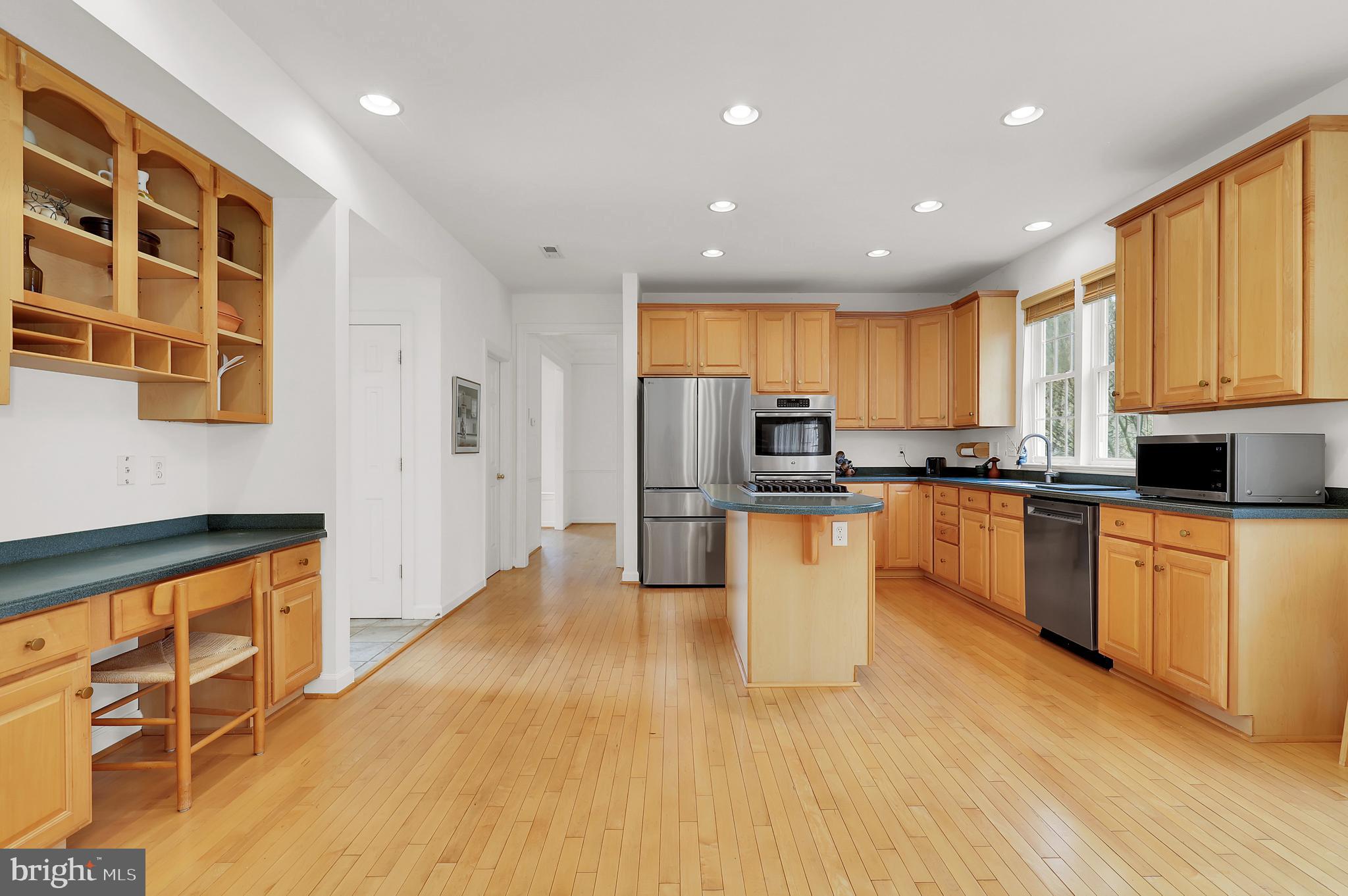 BRIARCLIFF MANOR - Residential