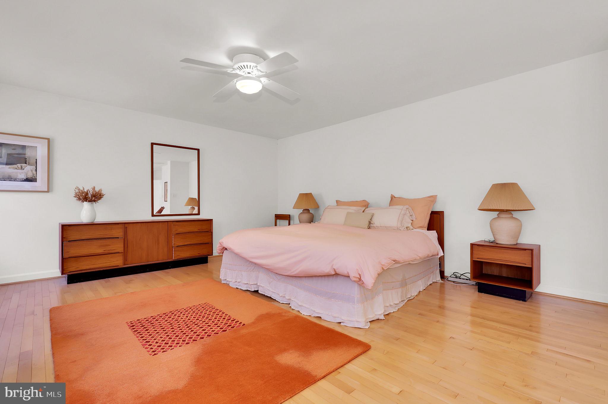 BRIARCLIFF MANOR - Residential