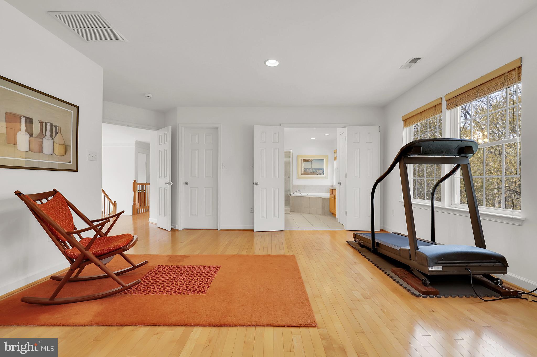 BRIARCLIFF MANOR - Residential