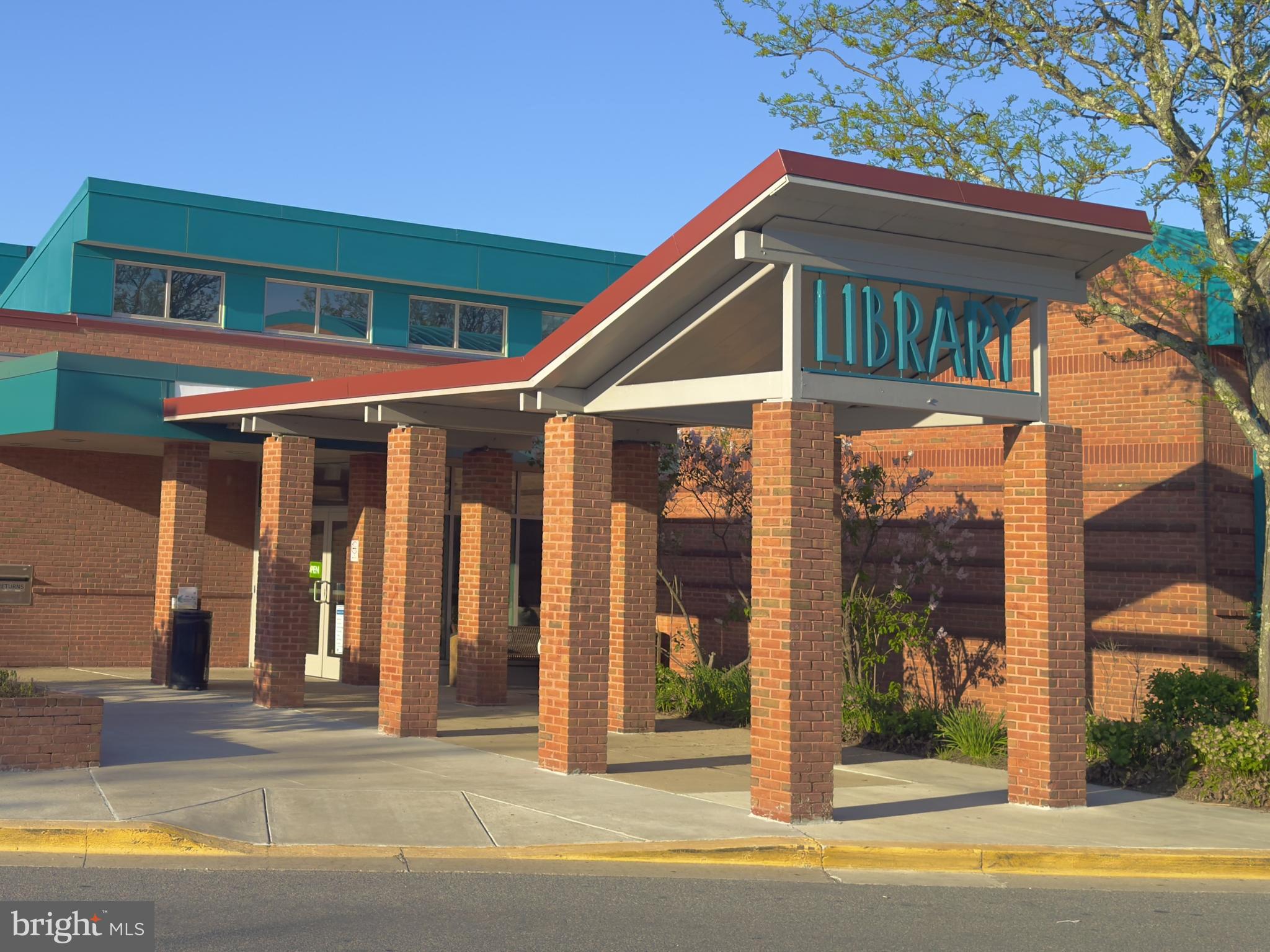 BRIARCLIFF MANOR - Residential