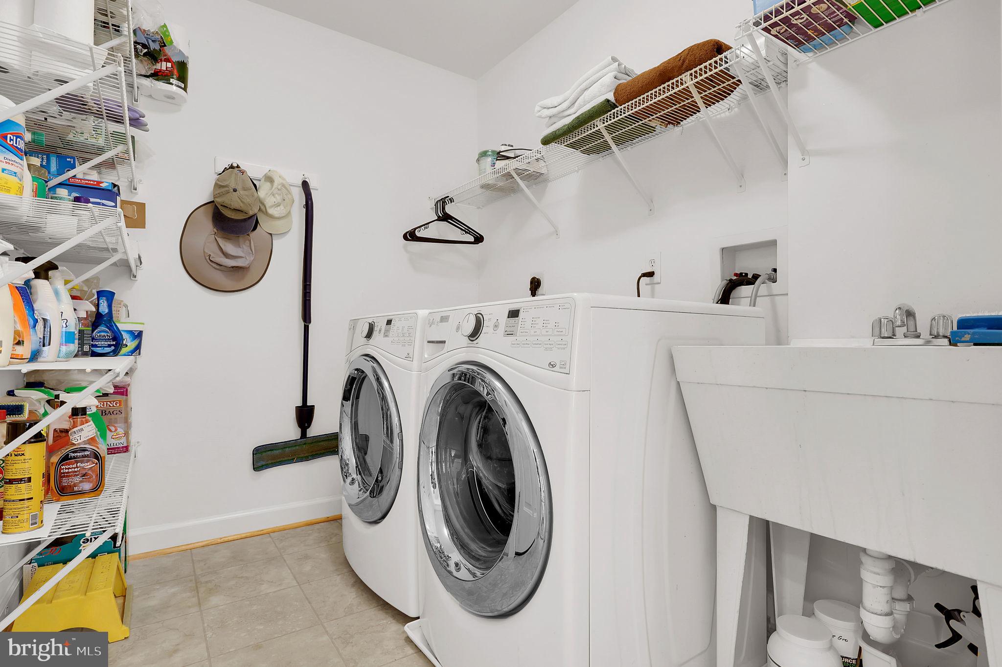 BRIARCLIFF MANOR - Residential