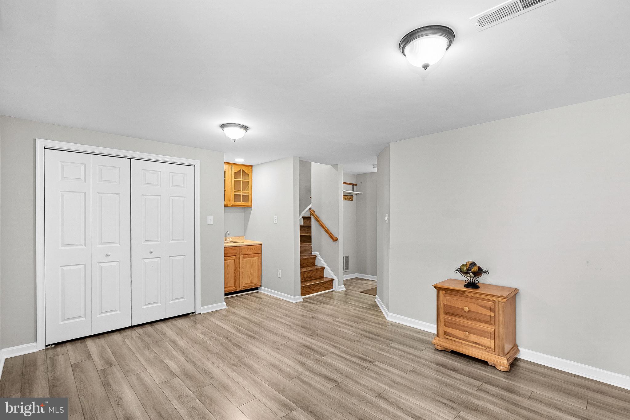 POTOMAC LAKES - Residential