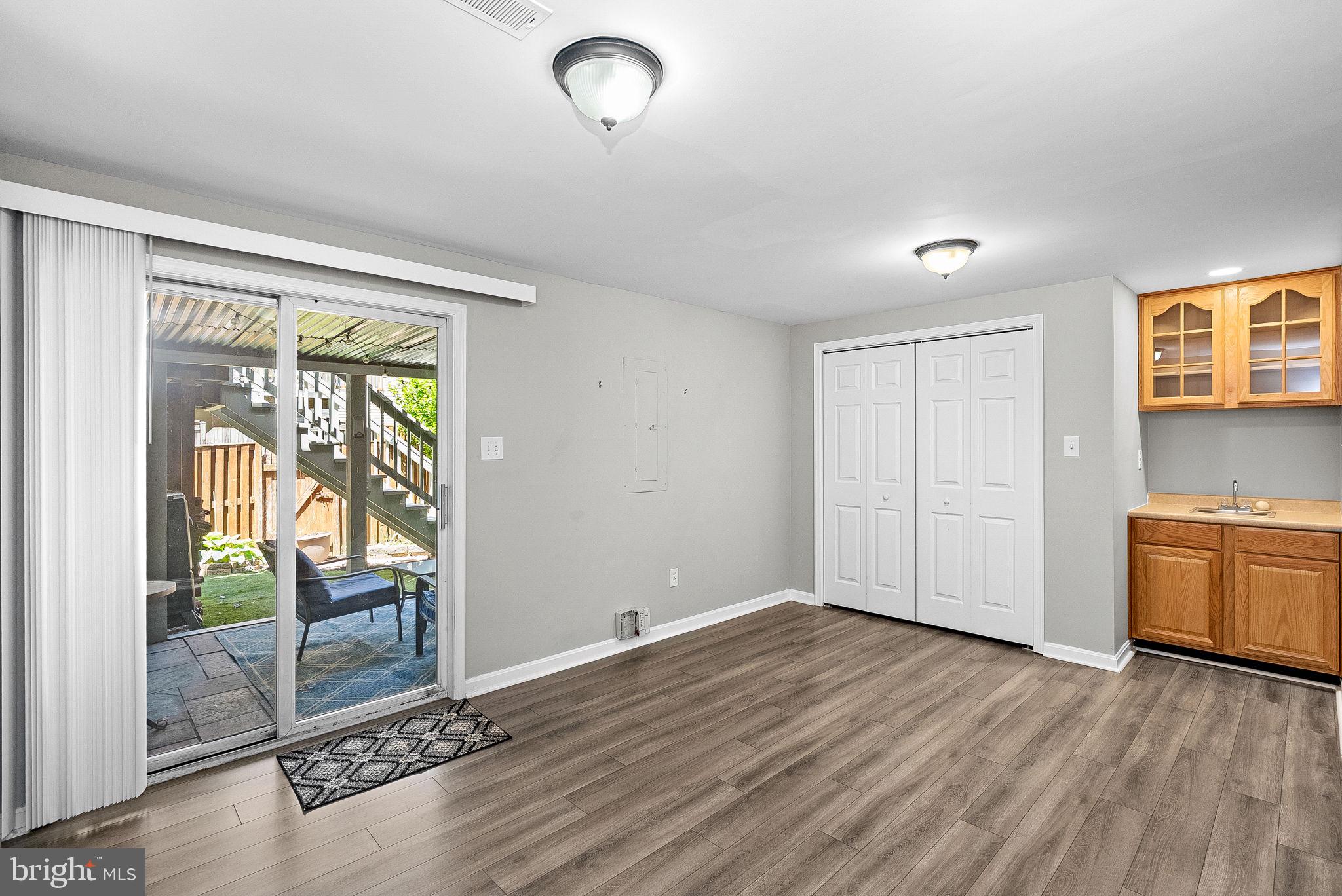 POTOMAC LAKES - Residential