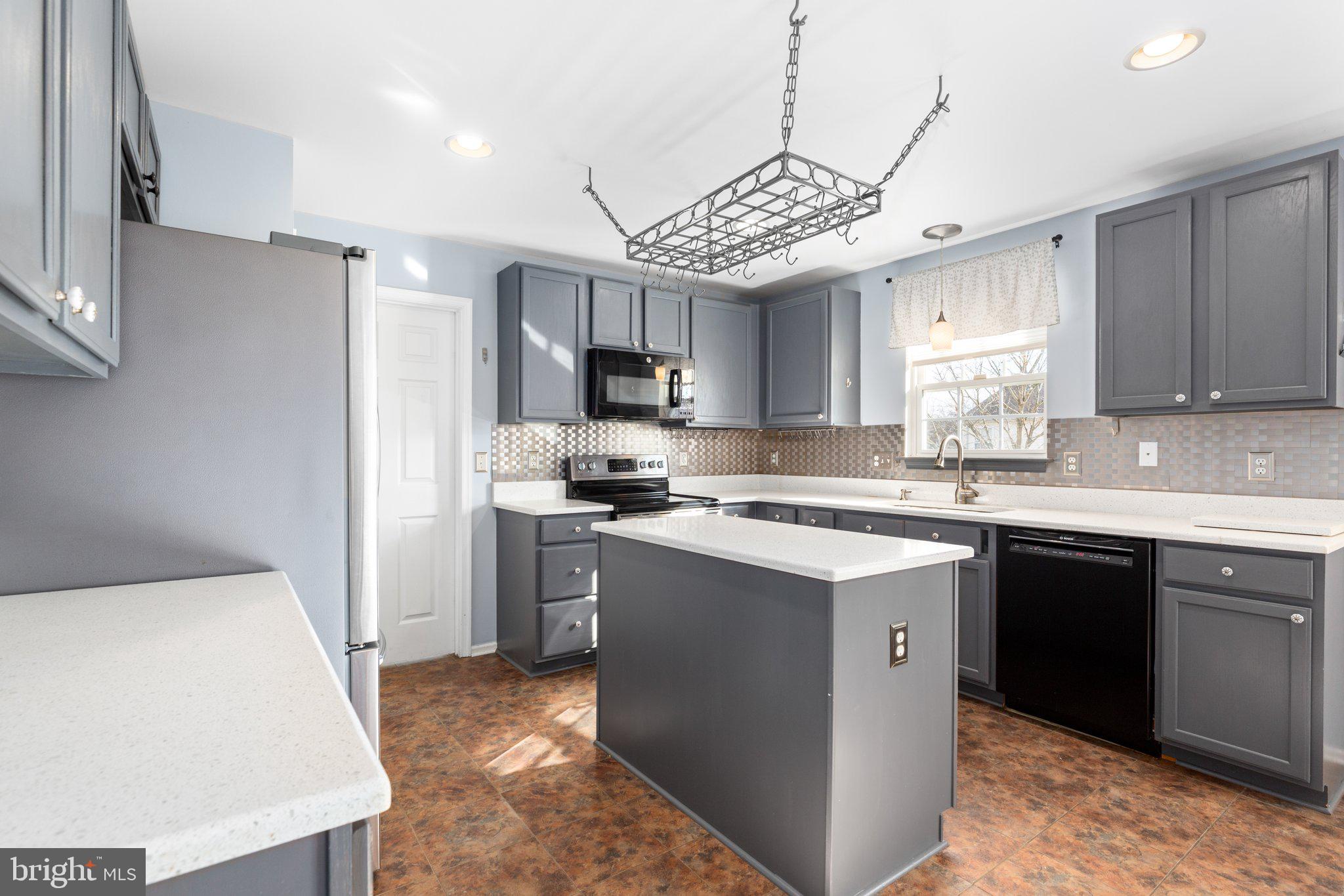 ENGLAND RUN NORTH - Residential