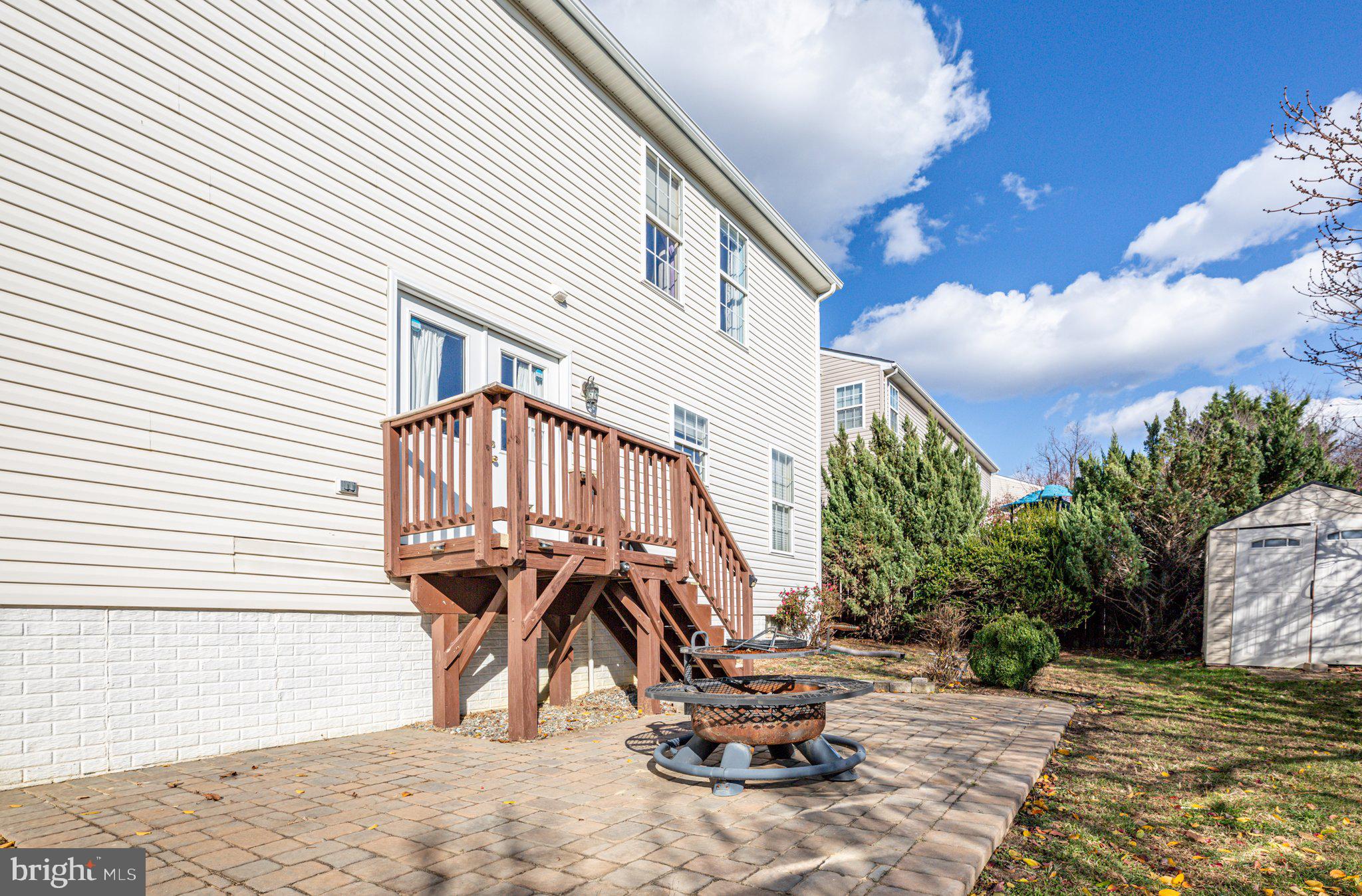 ENGLAND RUN NORTH - Residential