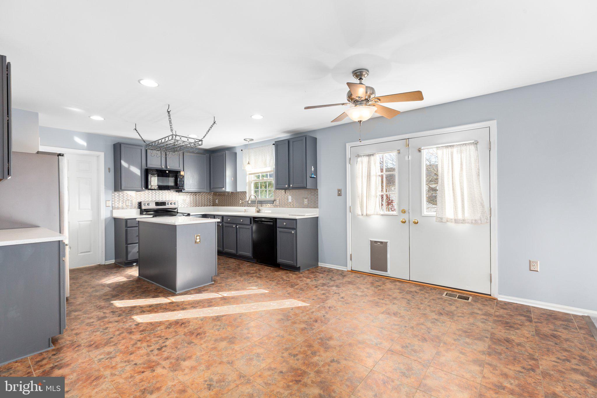 ENGLAND RUN NORTH - Residential