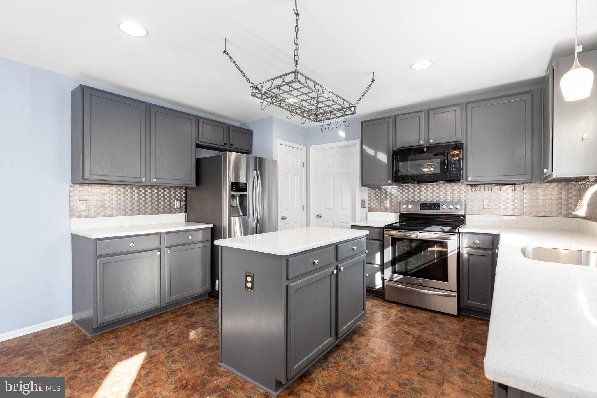 ENGLAND RUN NORTH - Residential