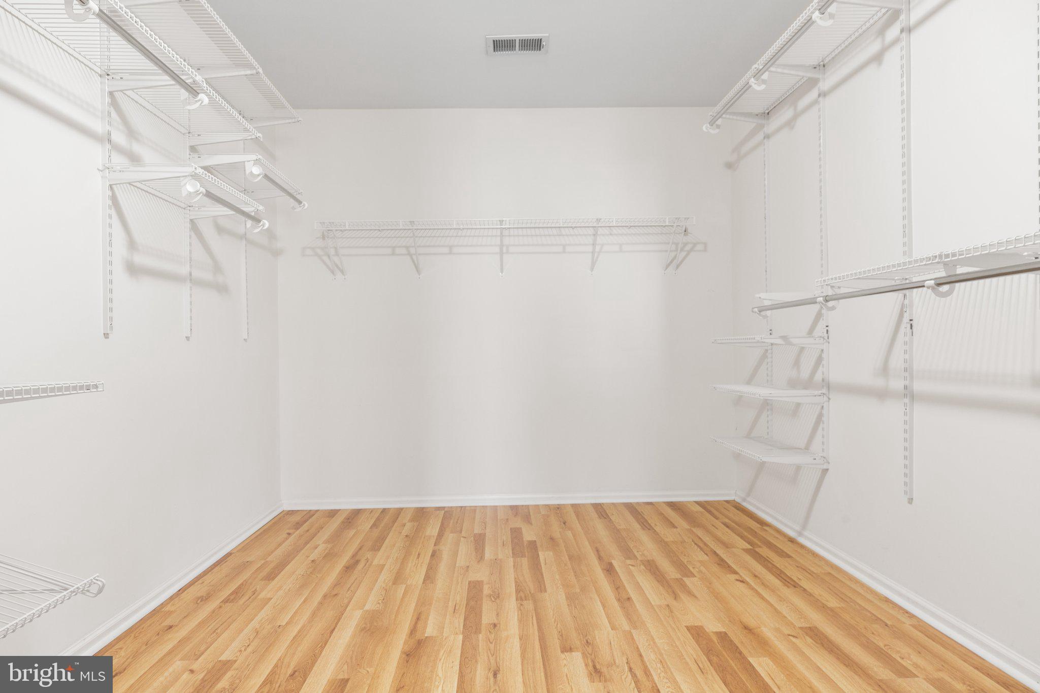 ENGLAND RUN NORTH - Residential