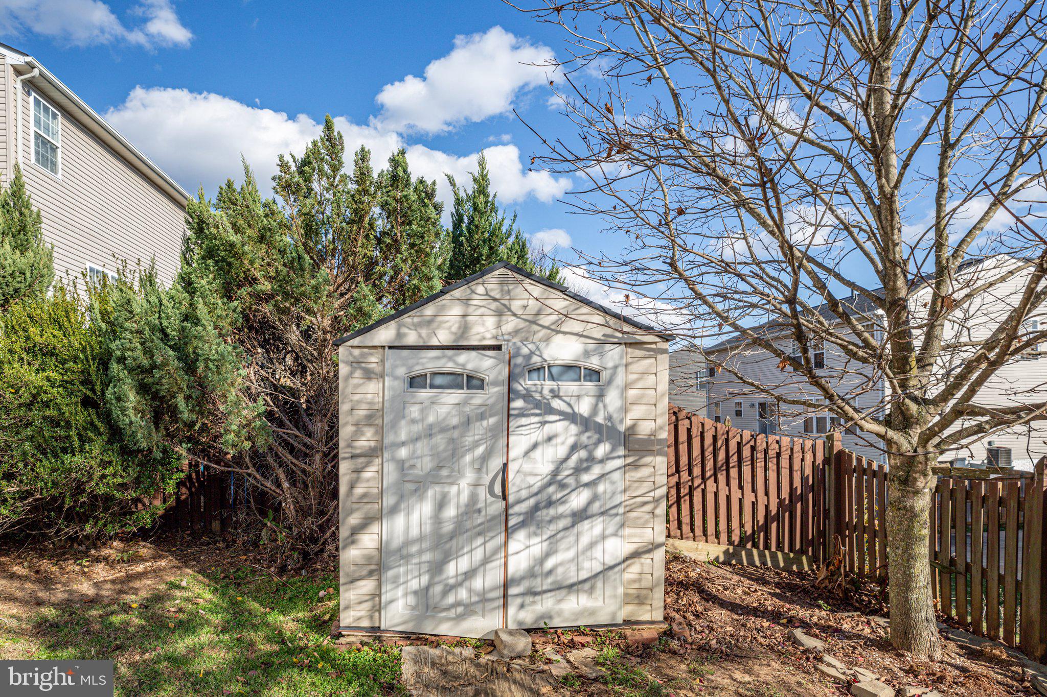 ENGLAND RUN NORTH - Residential