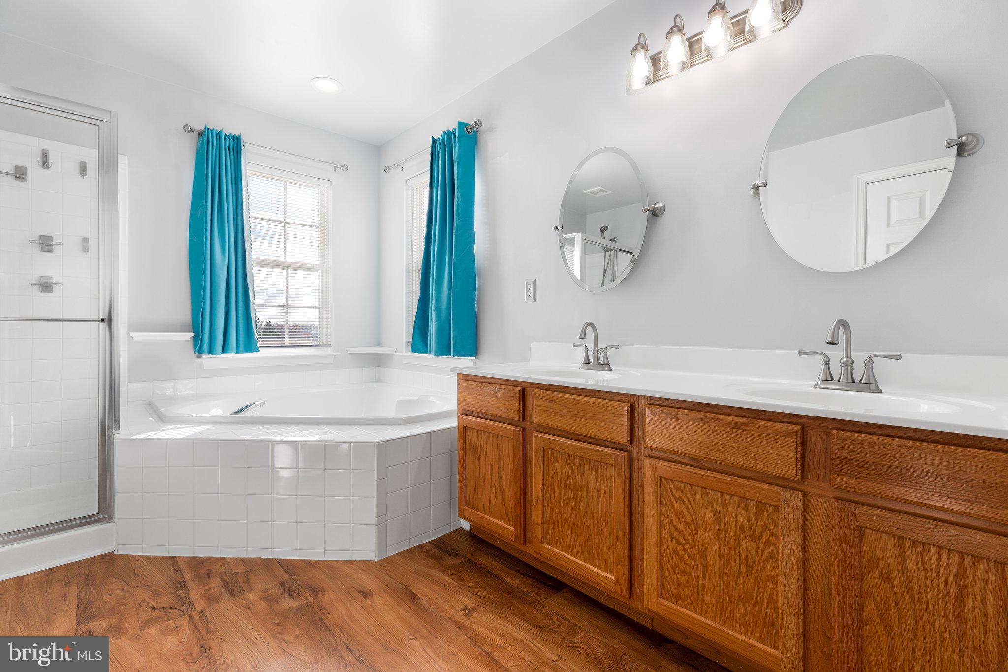 ENGLAND RUN NORTH - Residential