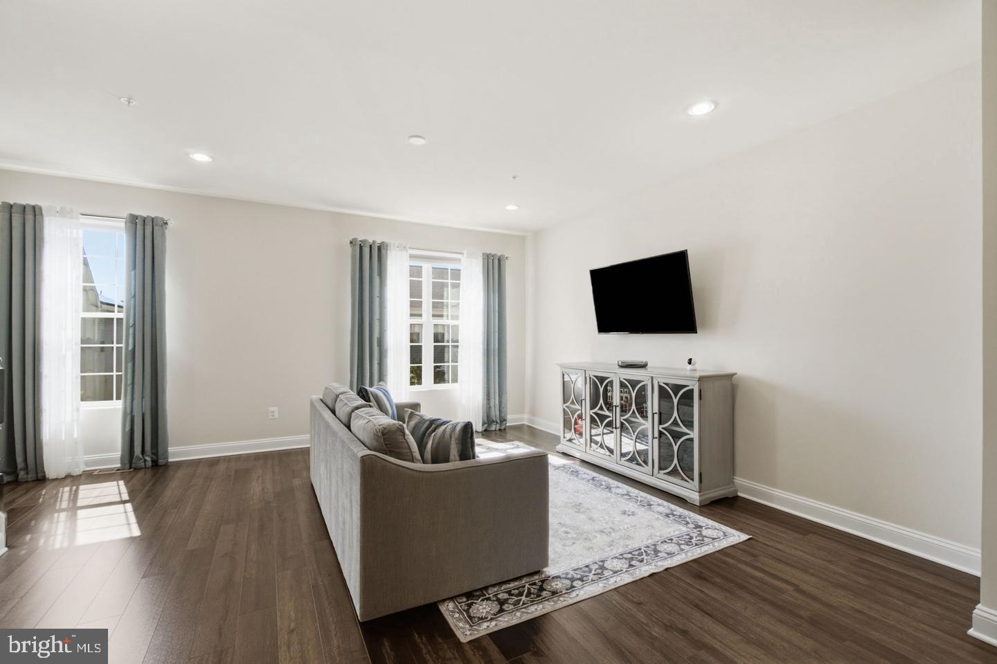 5066 JUDICIAL WAY