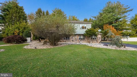 28 PETER DRIVE RICHBORO PA 18954