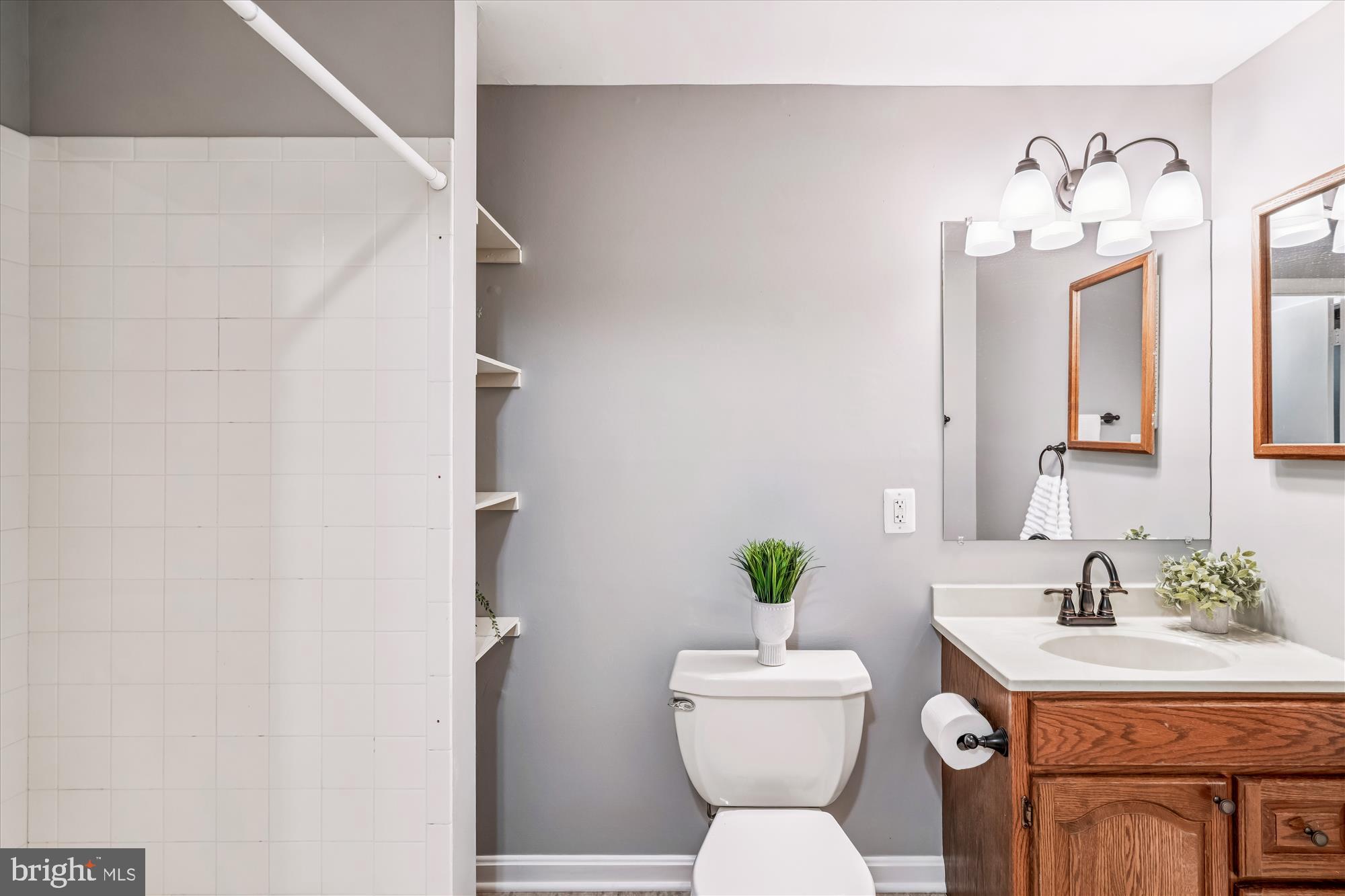 ULMSTEAD GARDENS - Residential