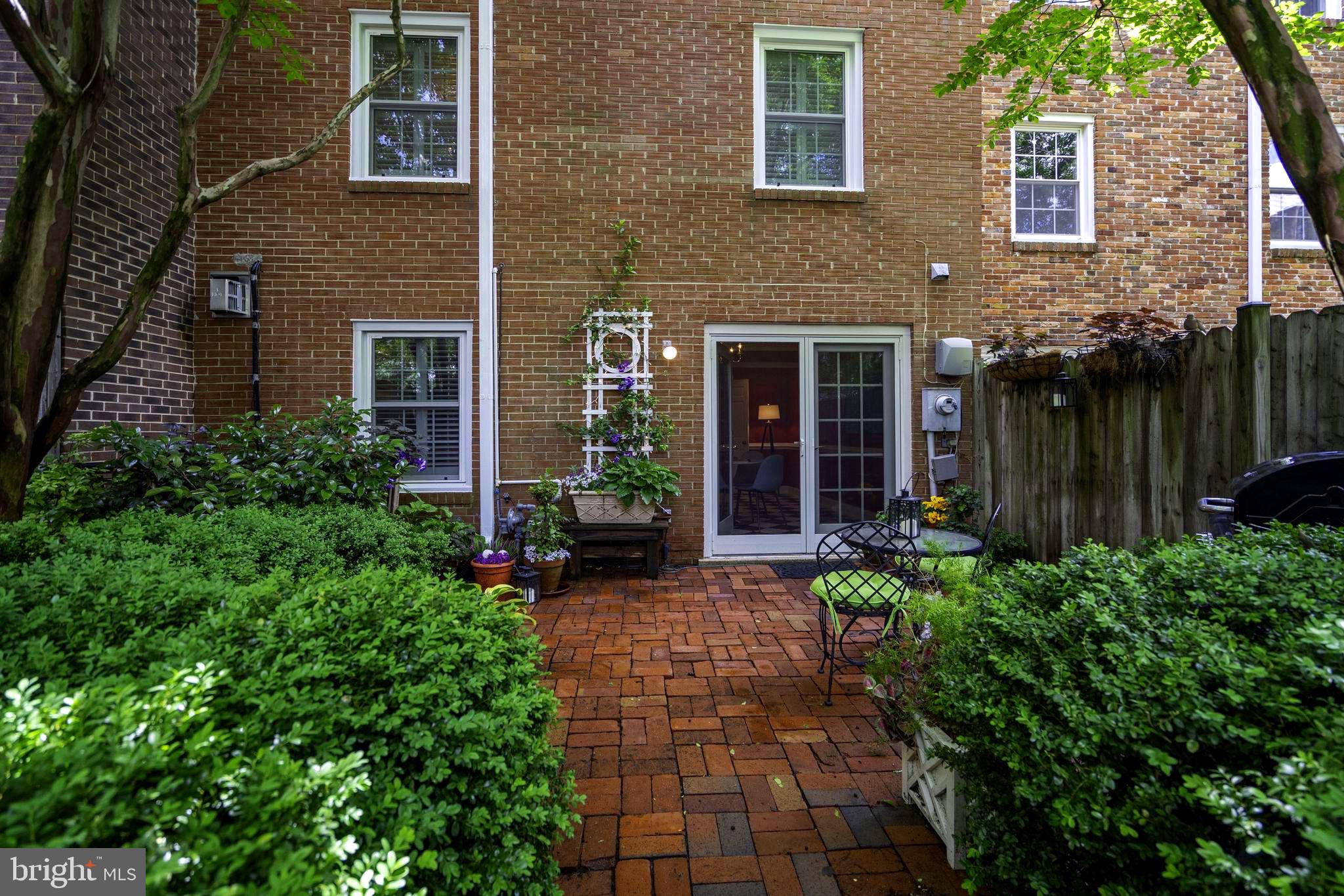 5828 WYOMISSING COURT