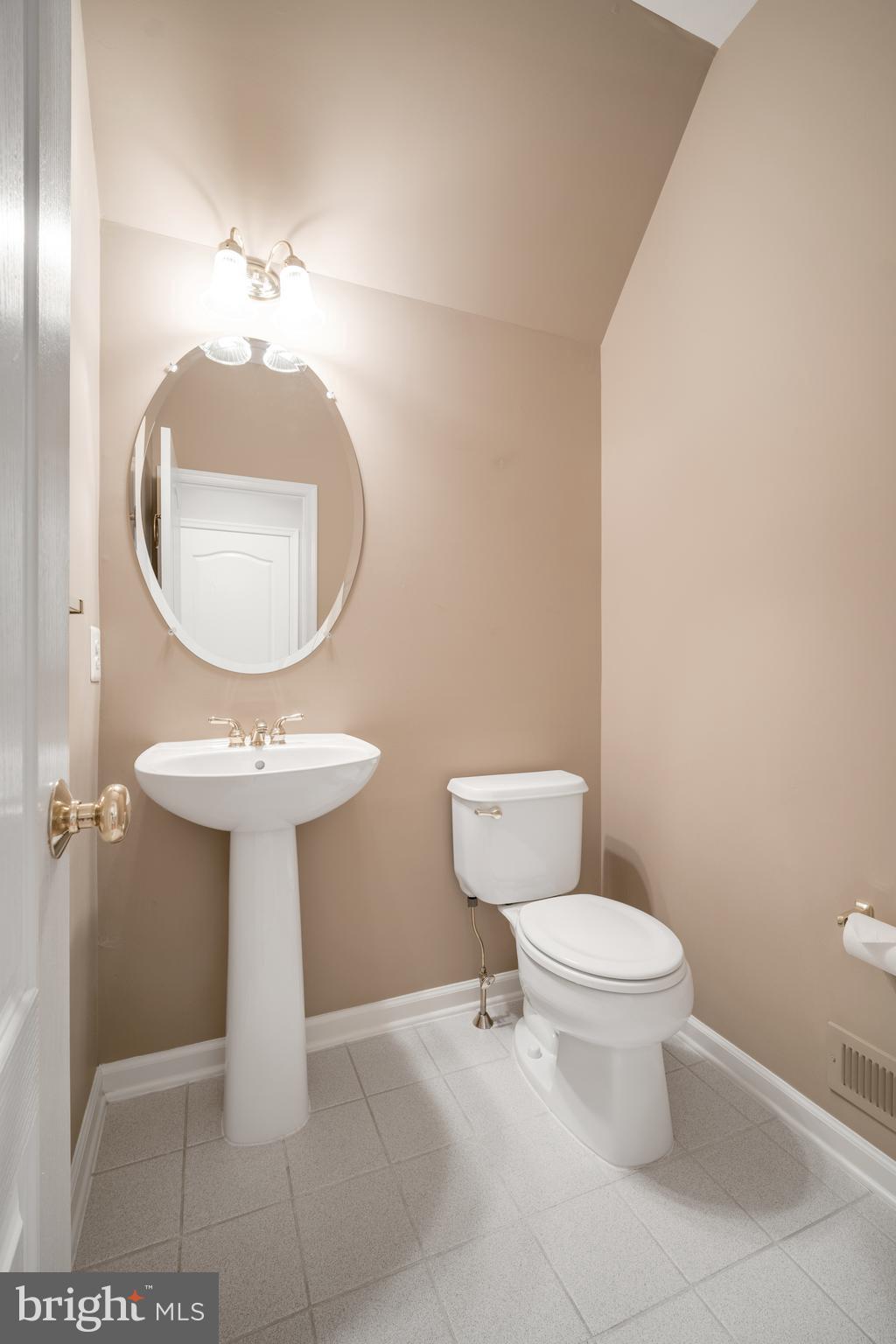 NORTHAMPTON CROSSG - Residential