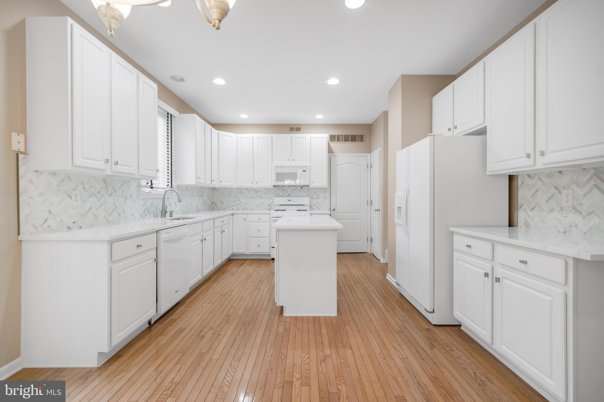 NORTHAMPTON CROSSG - Residential