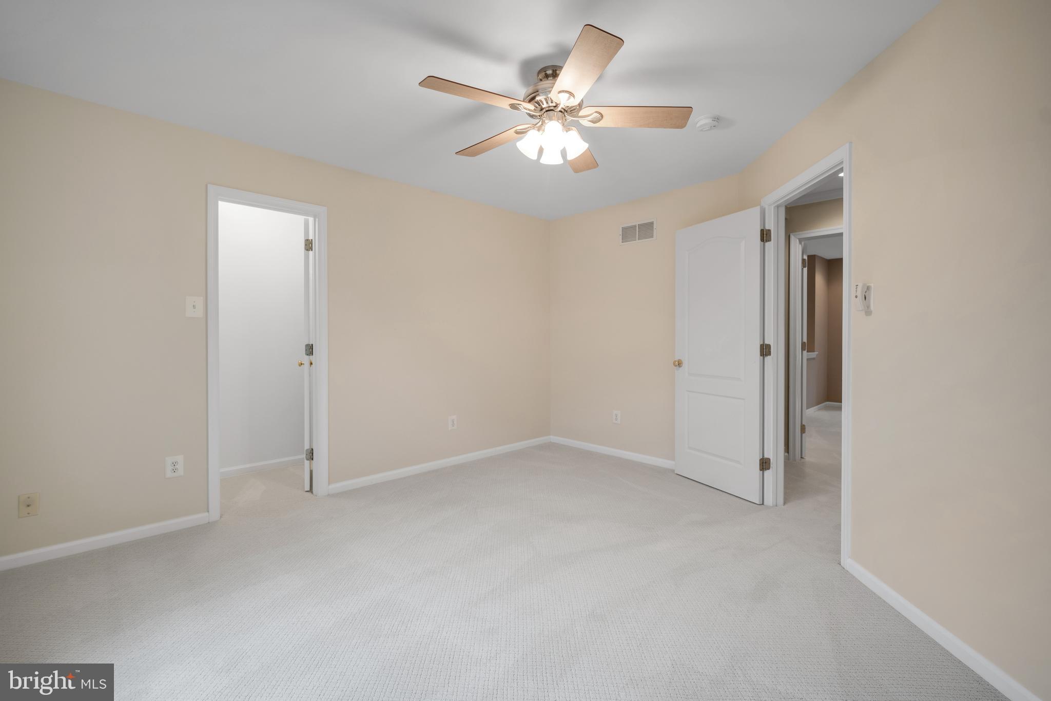 NORTHAMPTON CROSSG - Residential