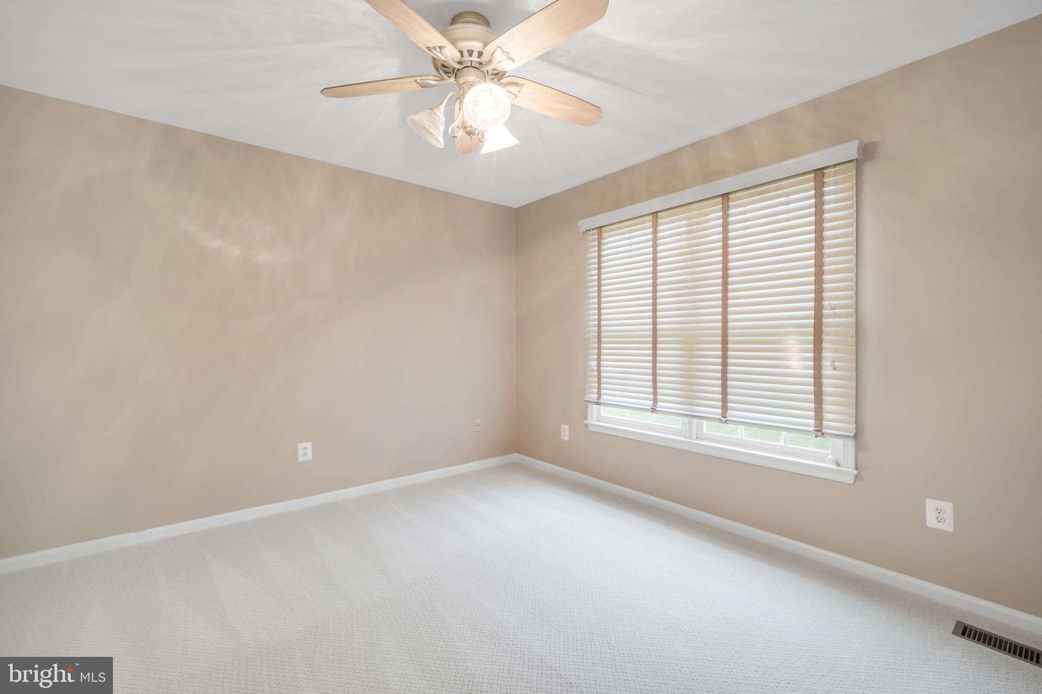 NORTHAMPTON CROSSG - Residential