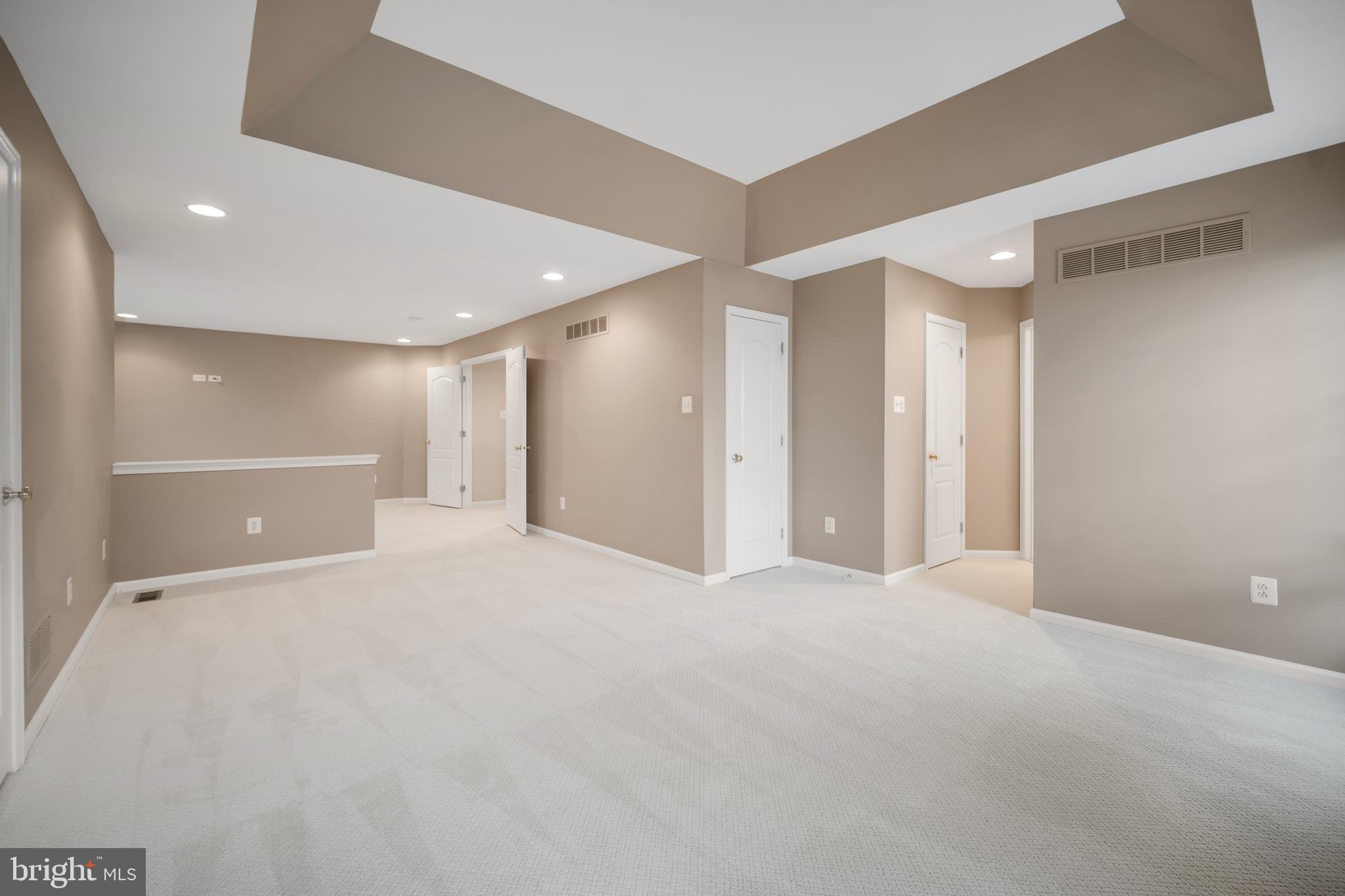 NORTHAMPTON CROSSG - Residential