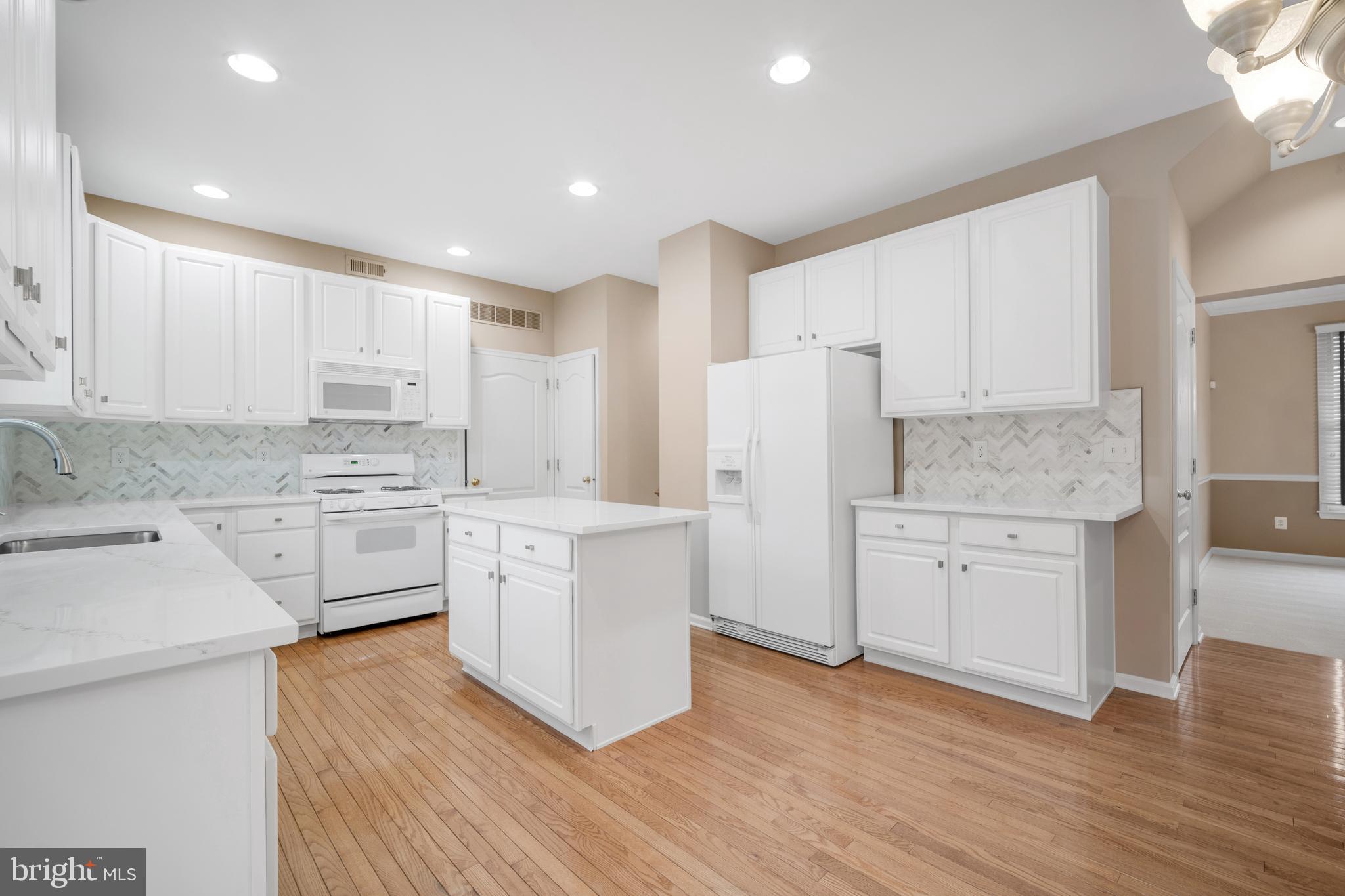 NORTHAMPTON CROSSG - Residential