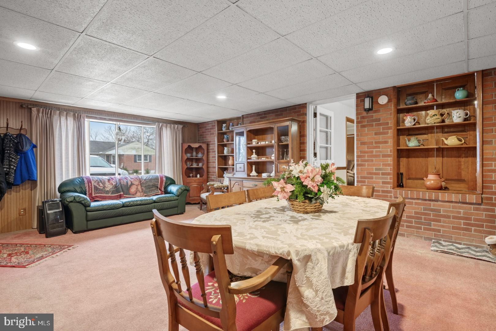 SKYLINE VIEW - Residential