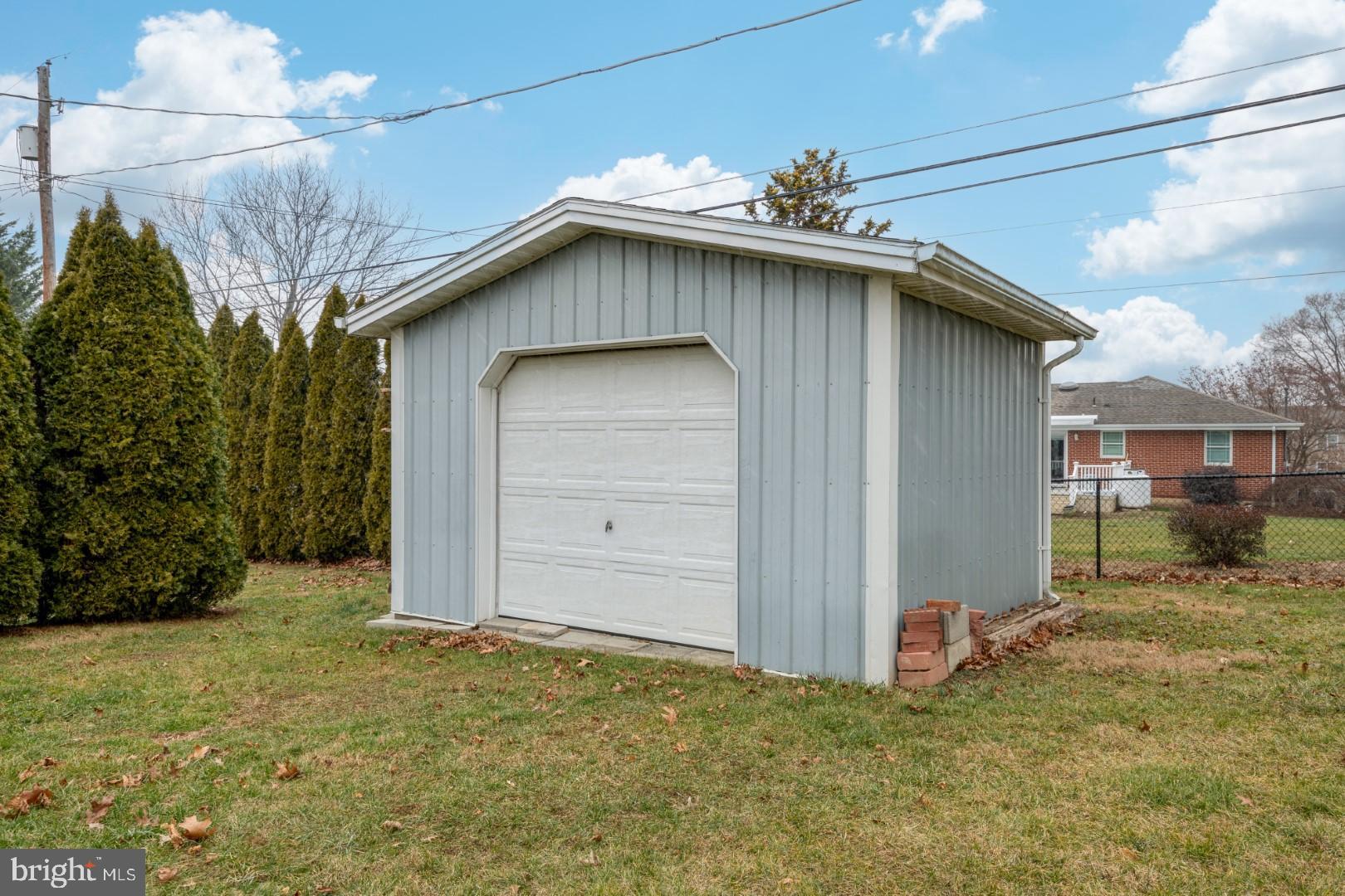SKYLINE VIEW - Residential