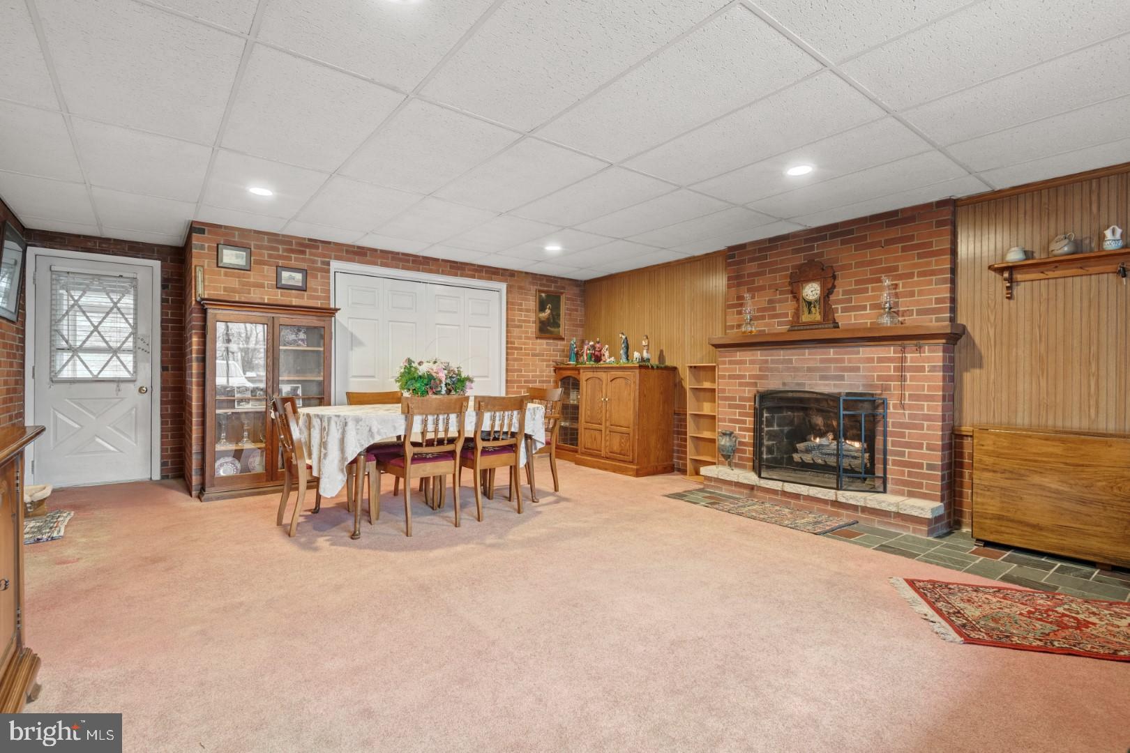 SKYLINE VIEW - Residential