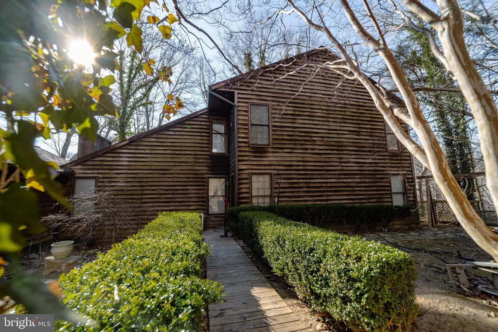 Photo of 10754 Lake Forest Drive, MANASSAS, VA 20112 (MLS # VAPW2111572)