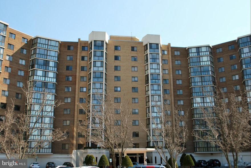 Spacious "N" Floor plan  2 Large bedrooms+ Den & 2.5 baths, garage space & storage.  This 5th floor condo has a great view looking east. Spacious Master Bedroom & Bathroom with vanity area & walk-in closets with custom Closet Company organizers. A custom built in desk/bookcase in the den. The unit has been freshly painted  throughout & brand new carpeting was just installed. Move in ready for you!