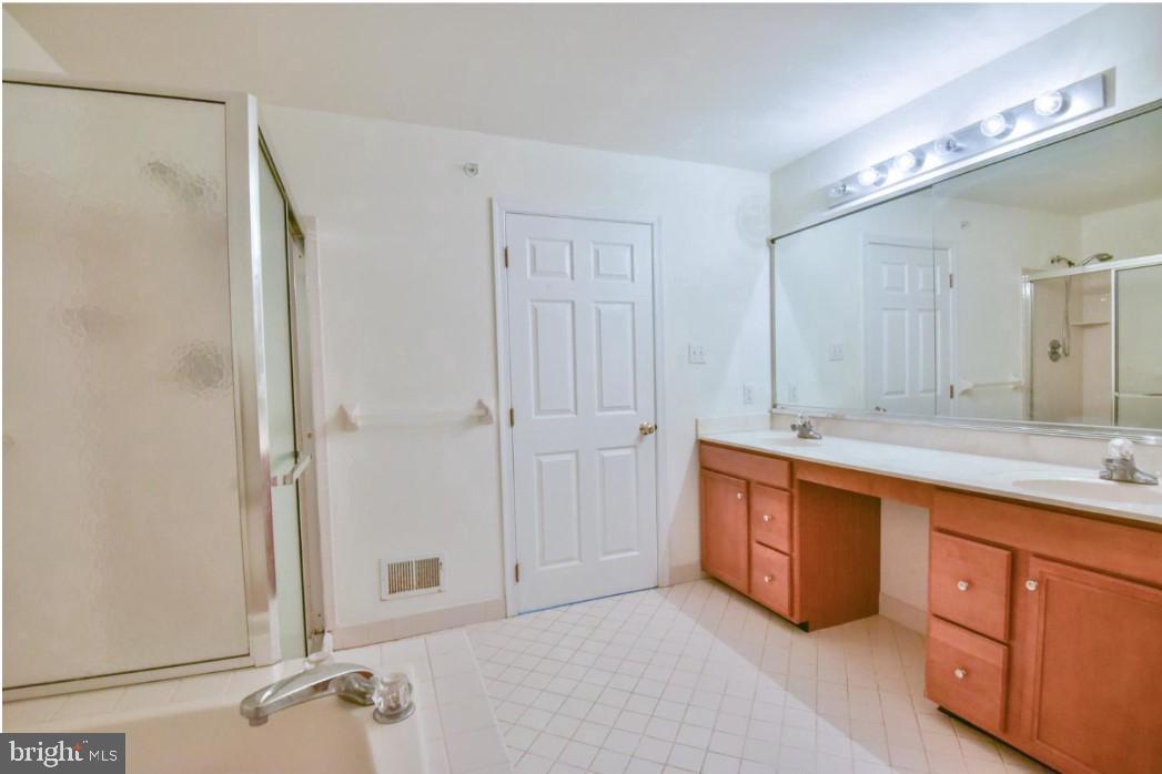 WHITELAND WOODS - Residential Lease