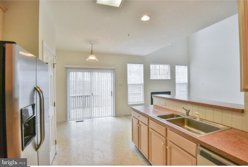 WHITELAND WOODS - Residential Lease