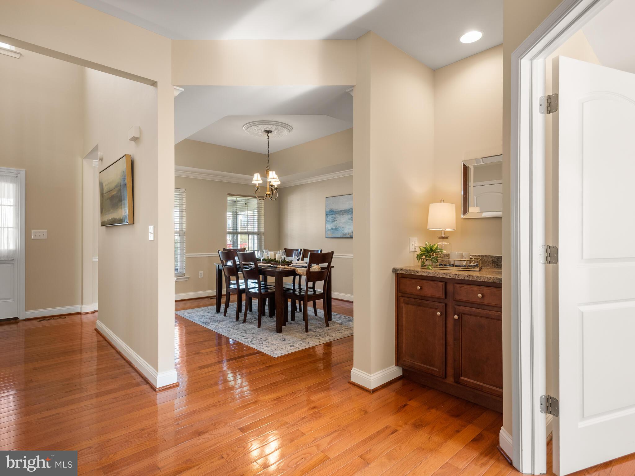 KINGSTON HILL - Residential