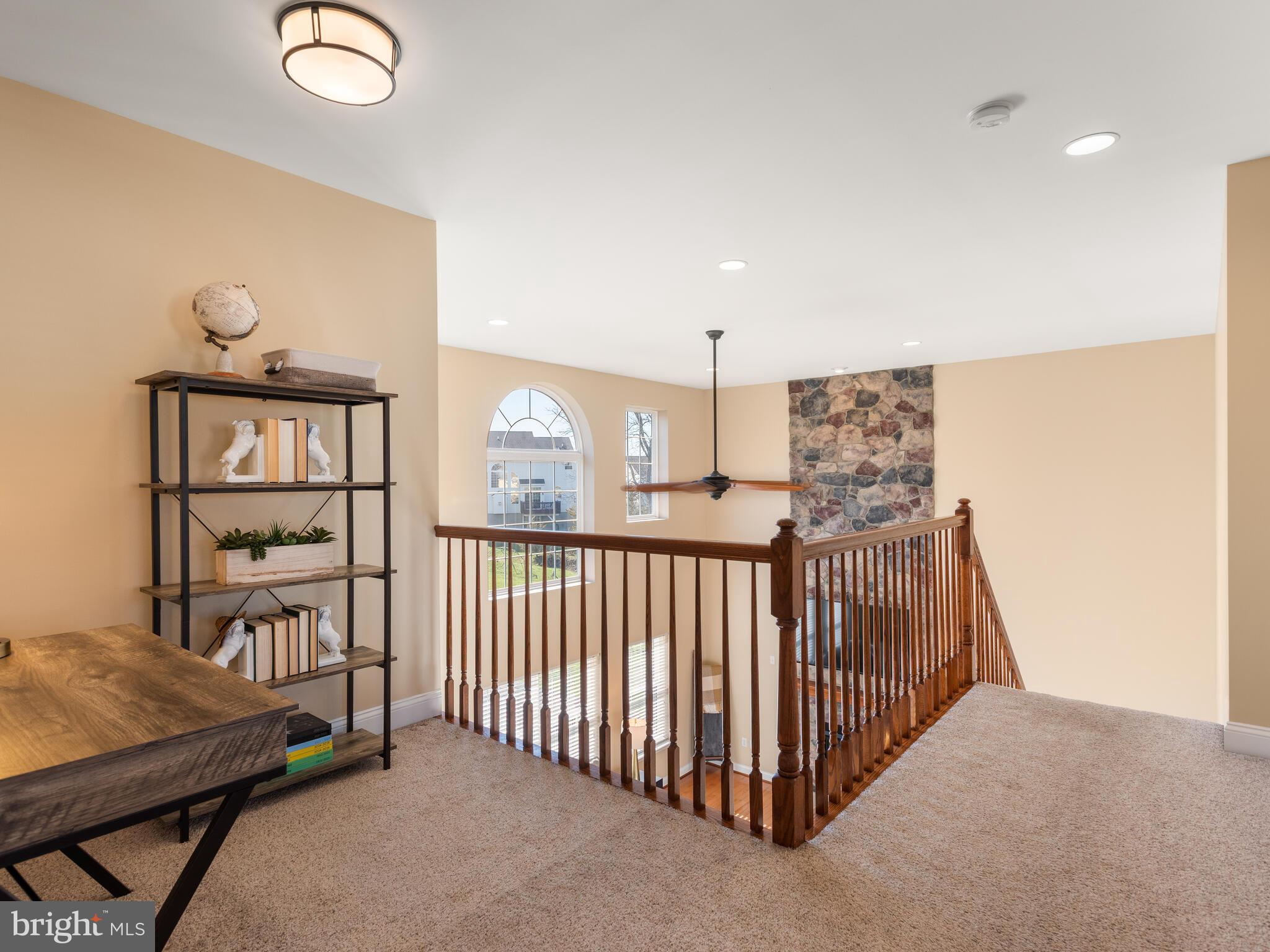 KINGSTON HILL - Residential