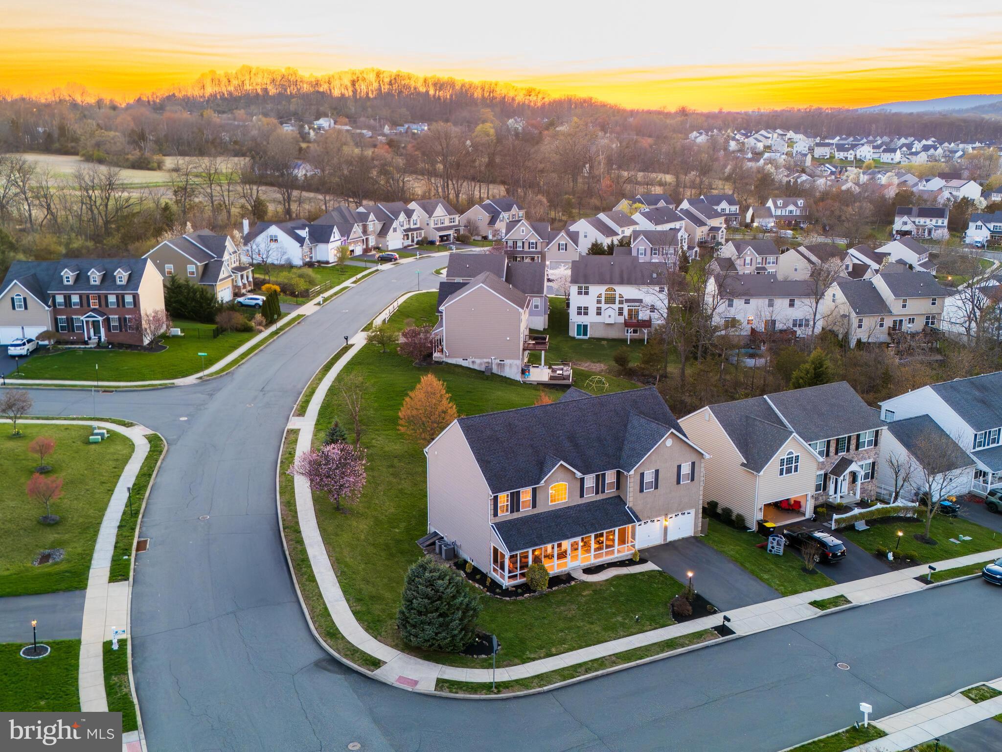 KINGSTON HILL - Residential