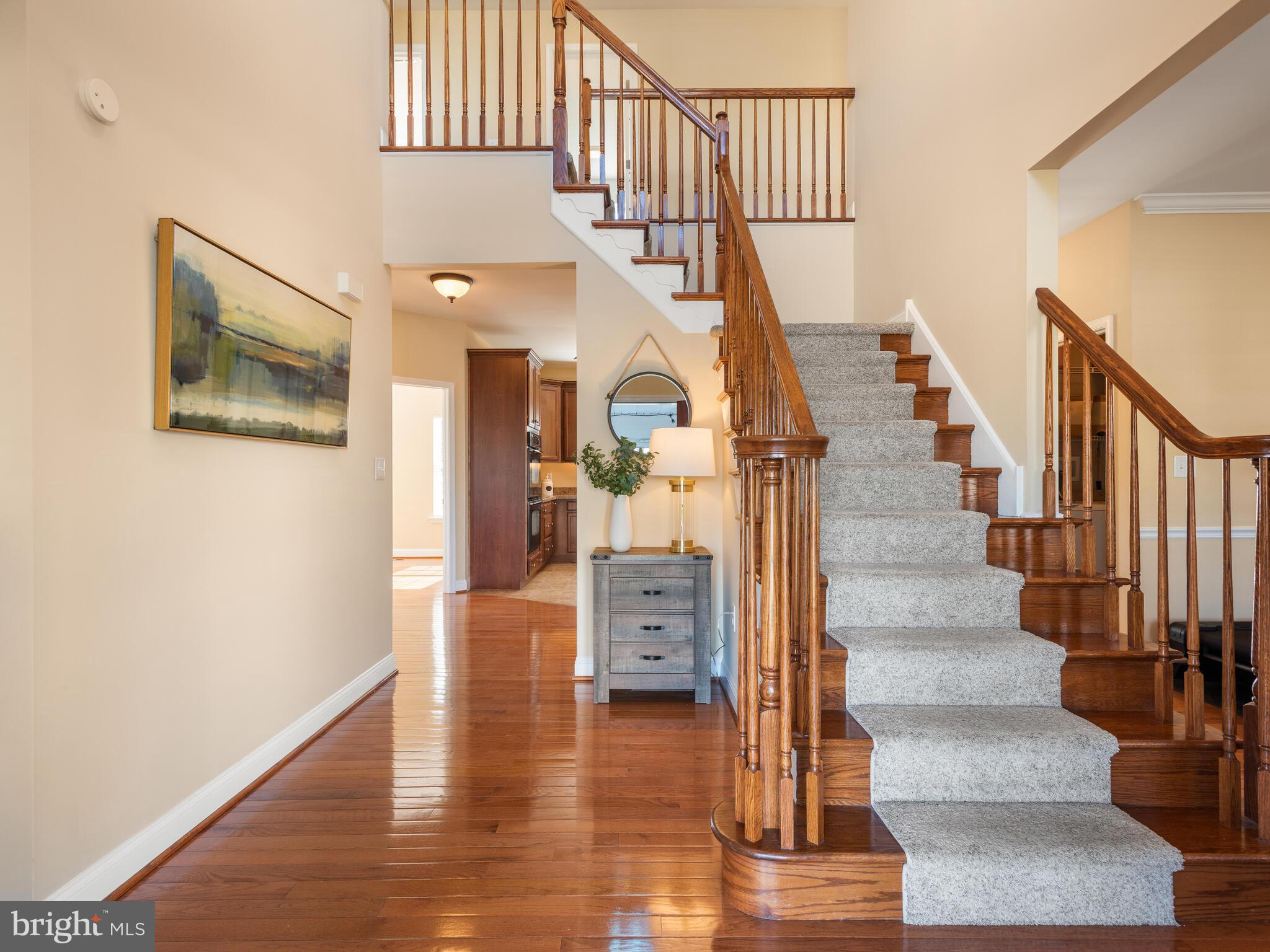 KINGSTON HILL - Residential