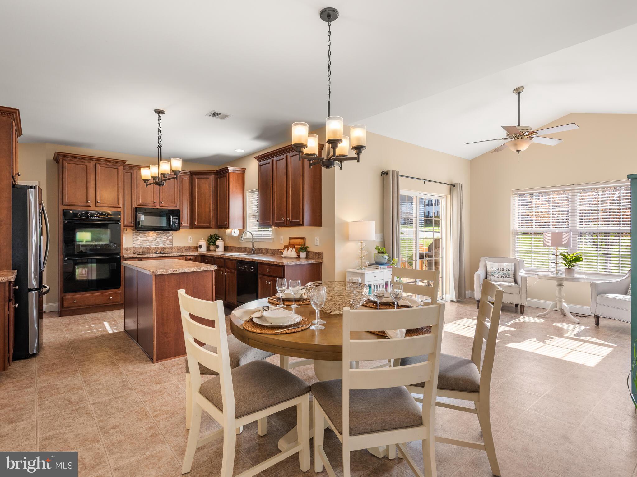 KINGSTON HILL - Residential