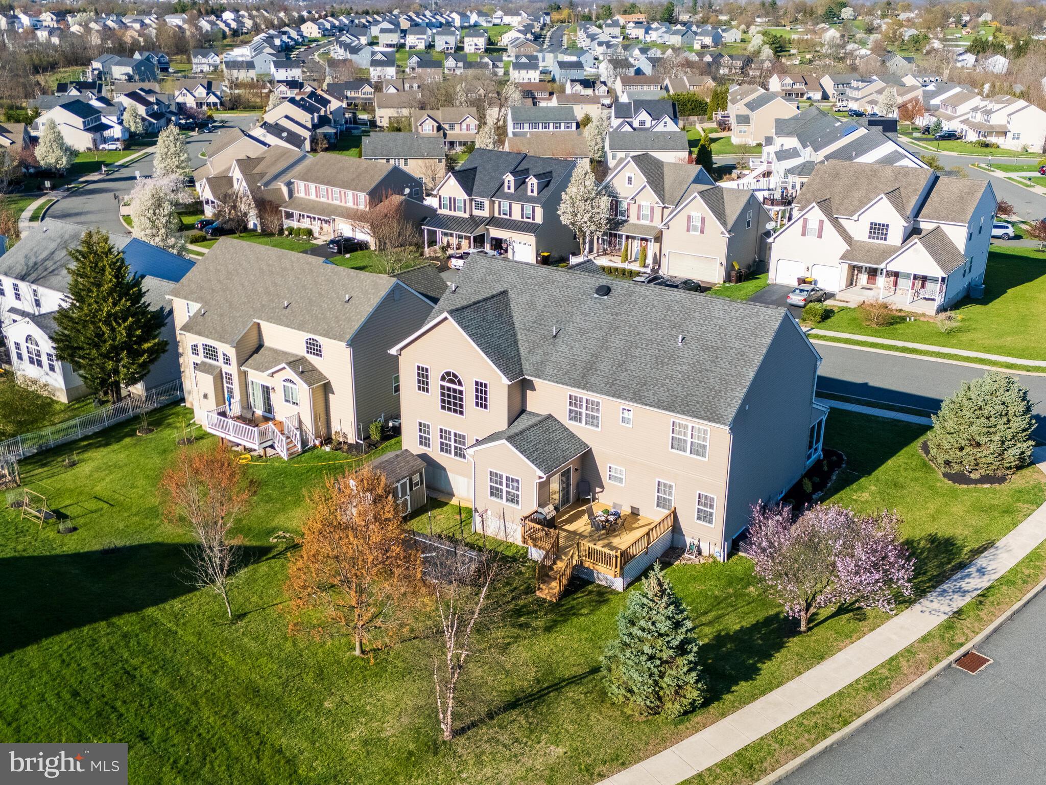 KINGSTON HILL - Residential